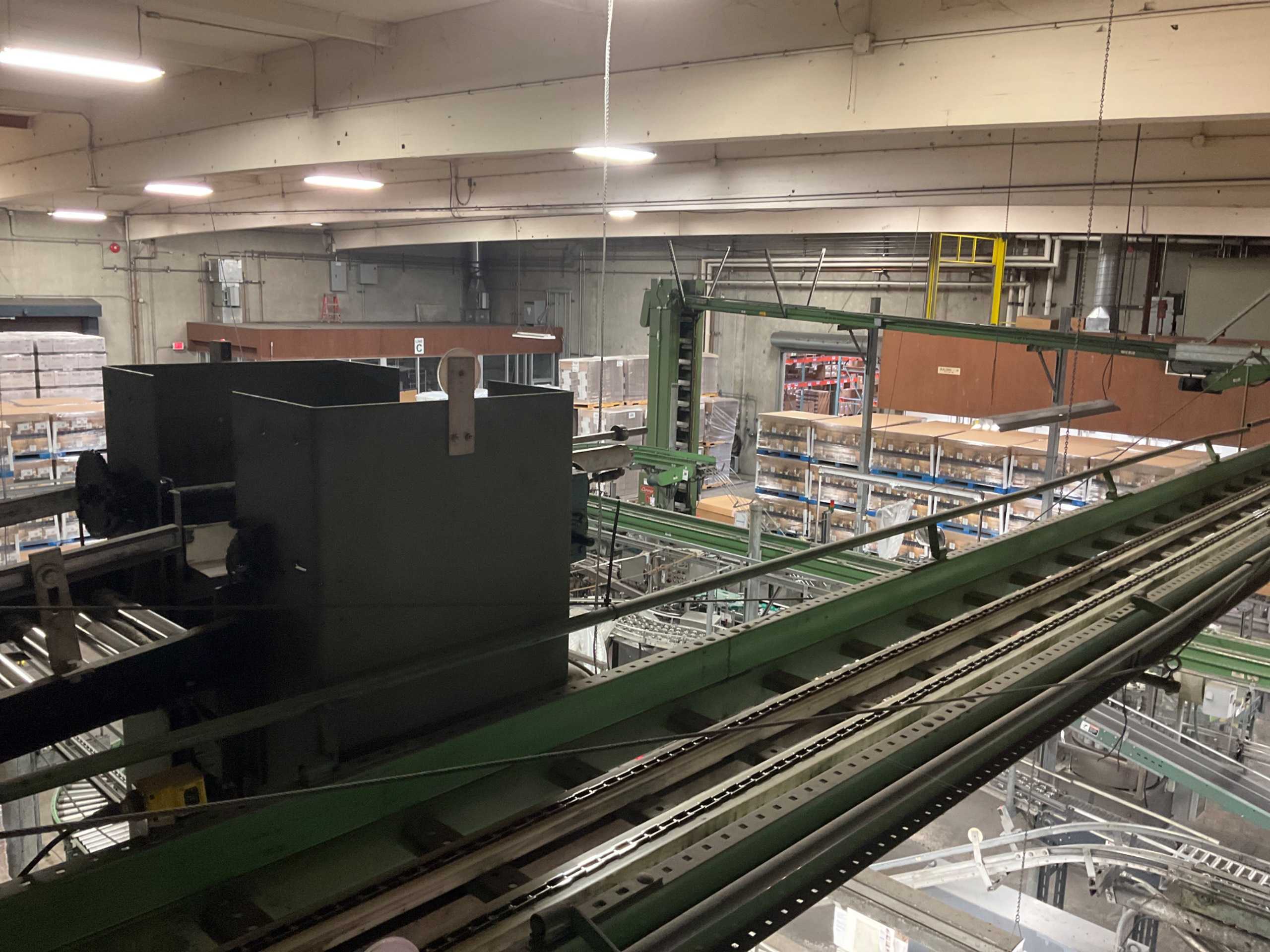QTY 2: BOX LIFT WITH MODULAR PALLETIZER - LIFTING EQUIPMENT
