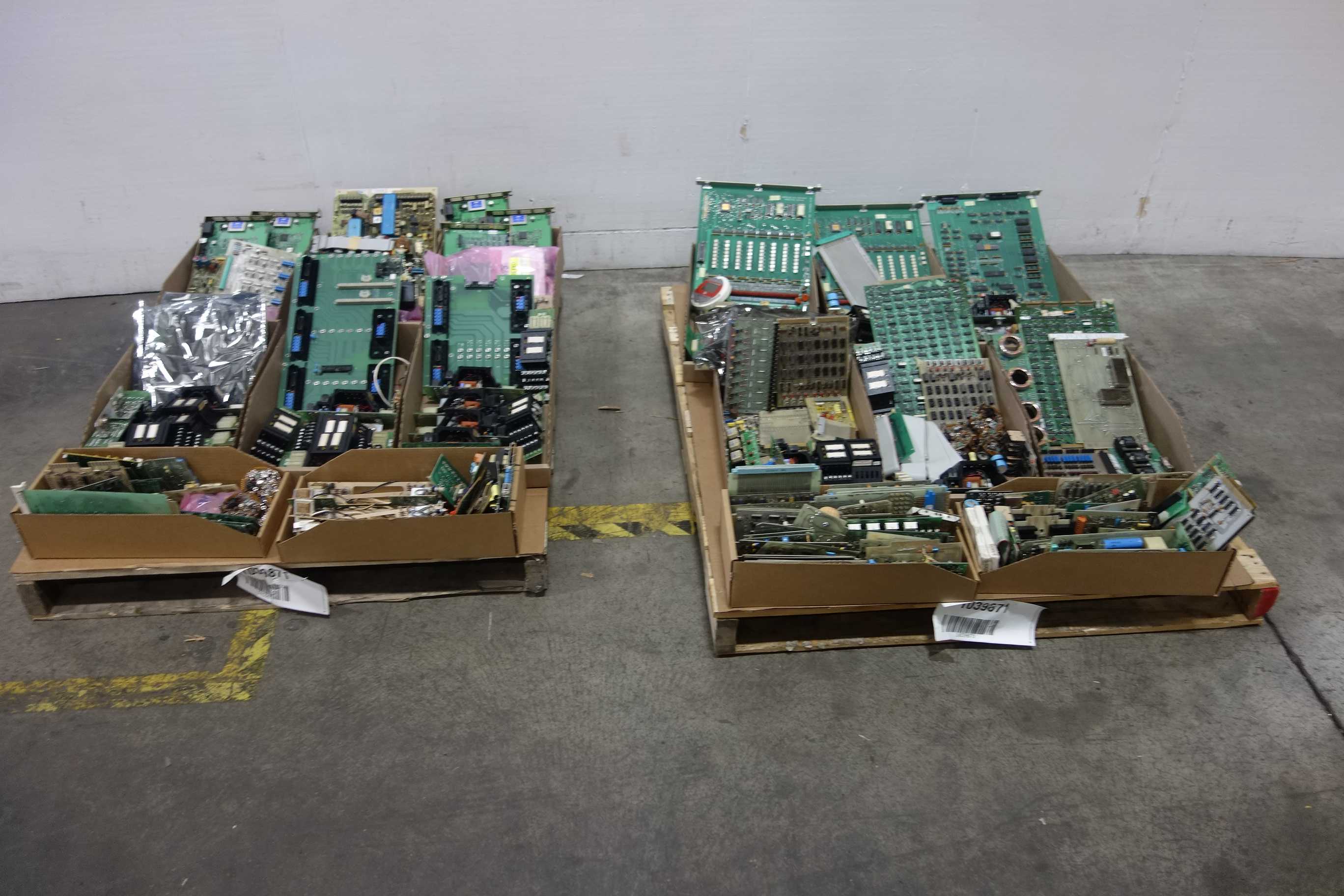 BULK QTY OF PCB CIRCUIT BOARDS - PCB CIRCUIT BOARDS