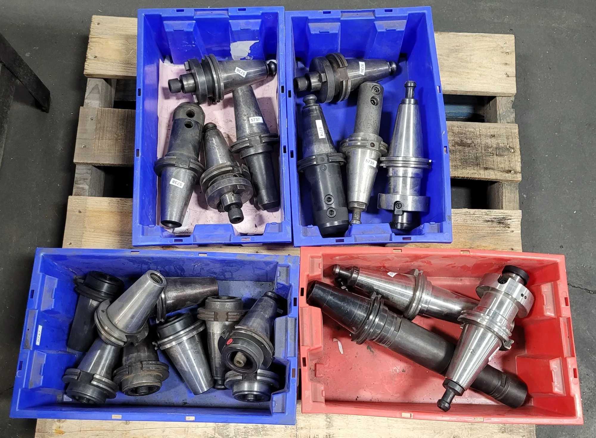 LOT OF 20 CAT 50 TOOL HOLDERS: SANDVIK, BIG KAISER, TECHNIKS, COMMAND, TOOLMEX, YG-1, KENNAMETAL - MACHINING TOOLING & PARTS