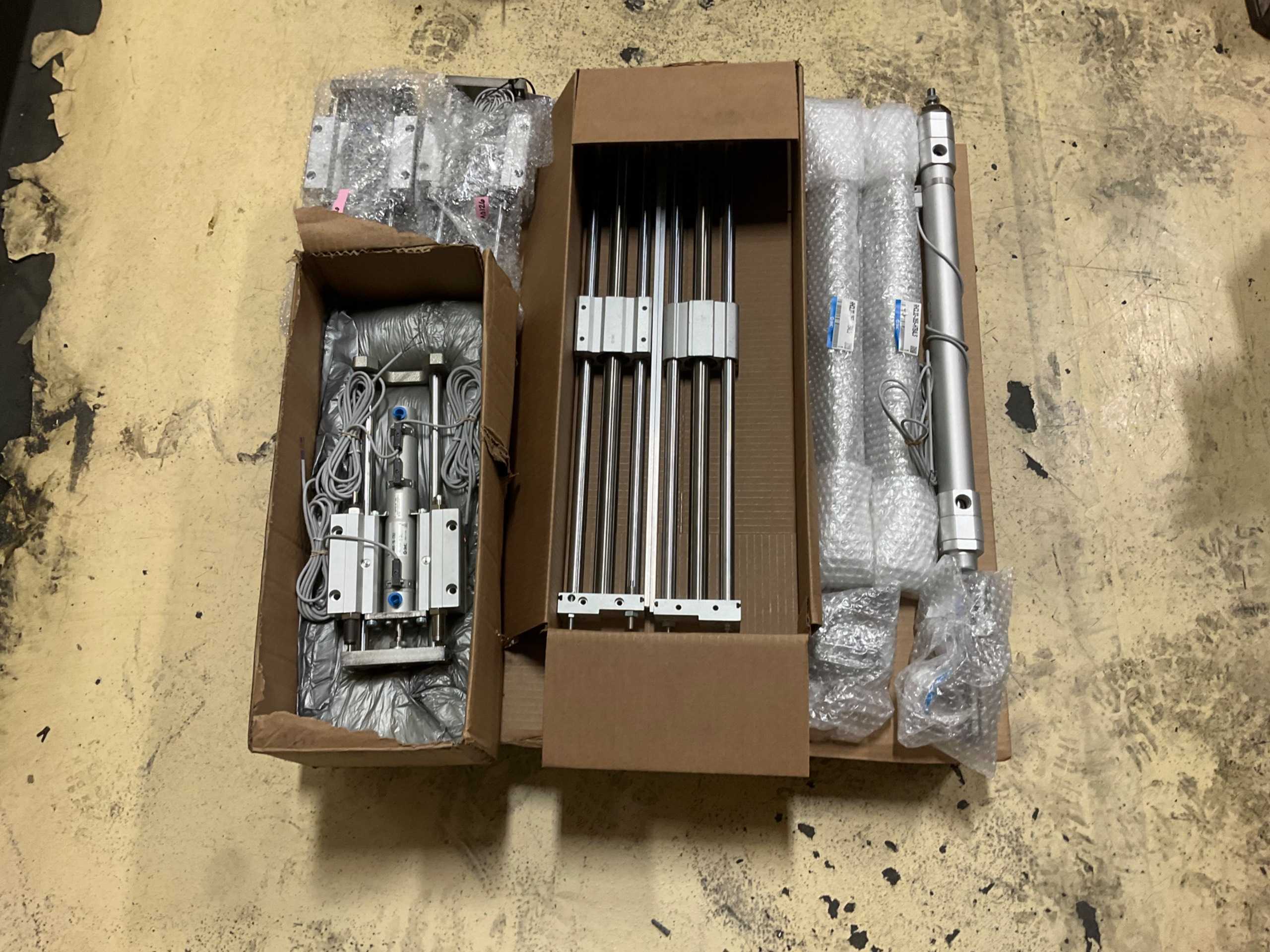 BULK QTY OF INDUSTRIAL PARTS