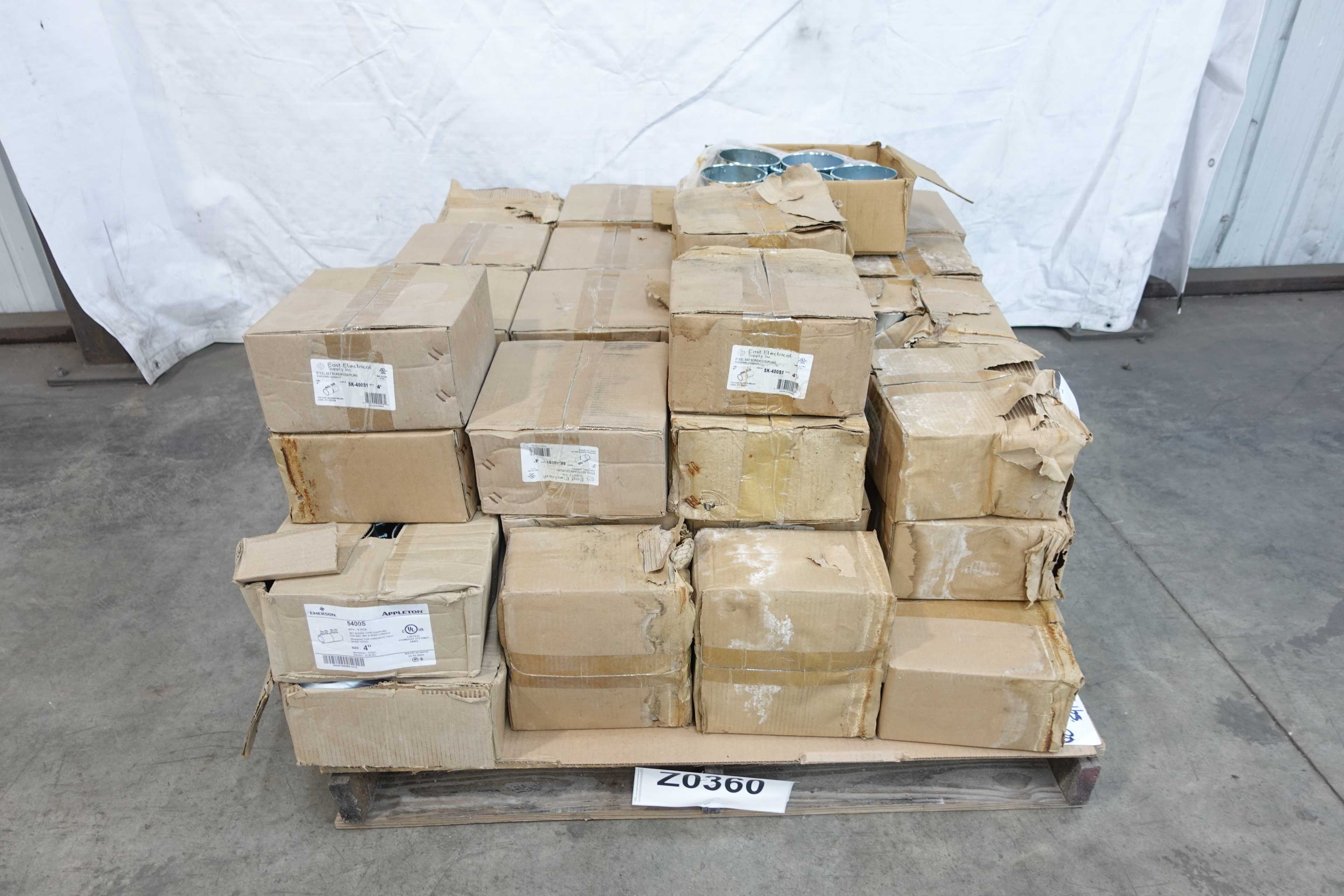 PALLET OF EAST ELECTRICAL SUPPLY SK-400SI STEEL SET SCREW 4 IN COUPLINGS