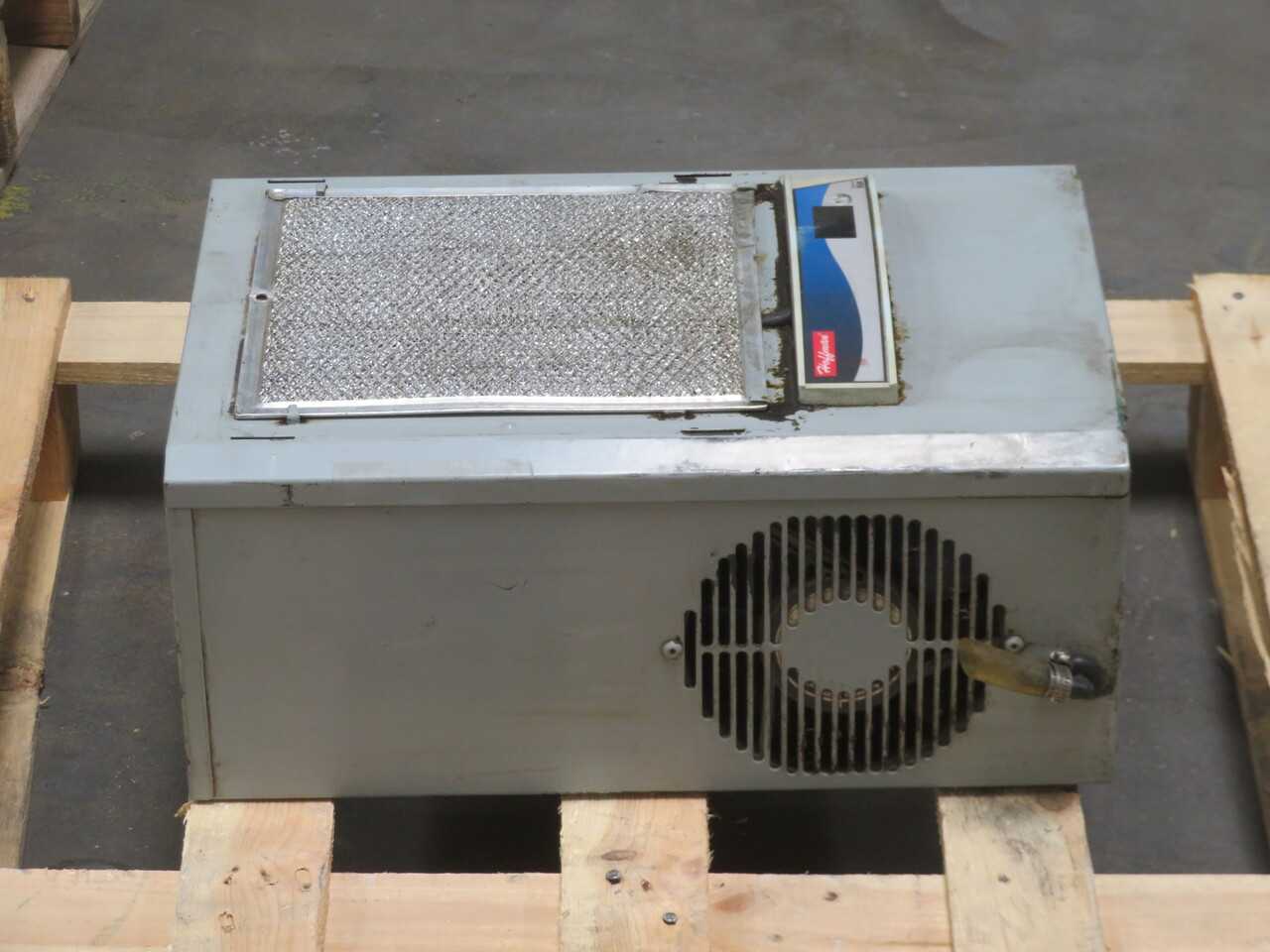 MCLEAN M17-0226-G004H HVAC, 586W COOLING, 220/230V POWER, NEMA 12, 27.2 KG WEIGHT - AIR CONDITIONER
