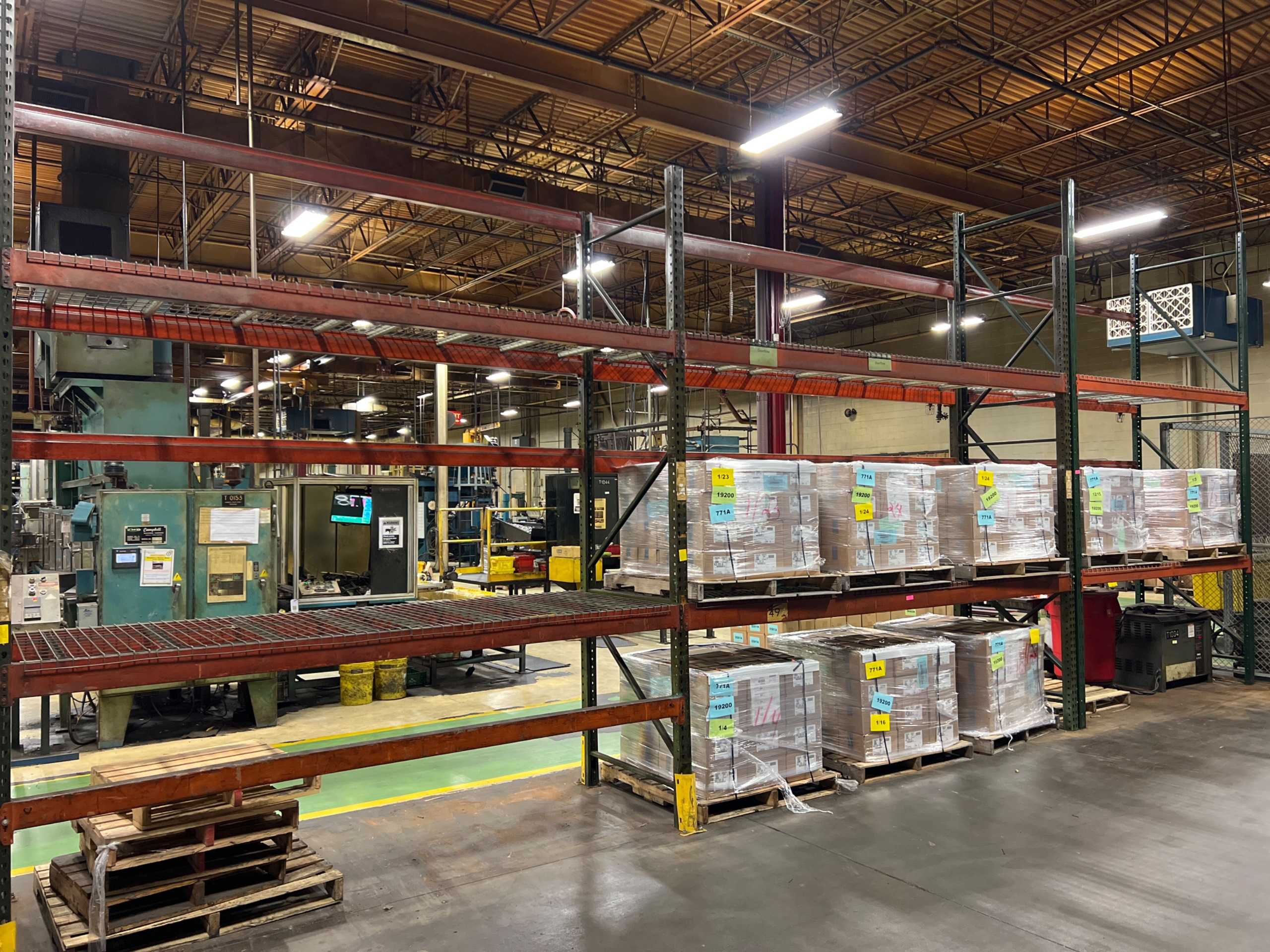 BULK QTY OF PALLET RACKING - PALLET RACKING