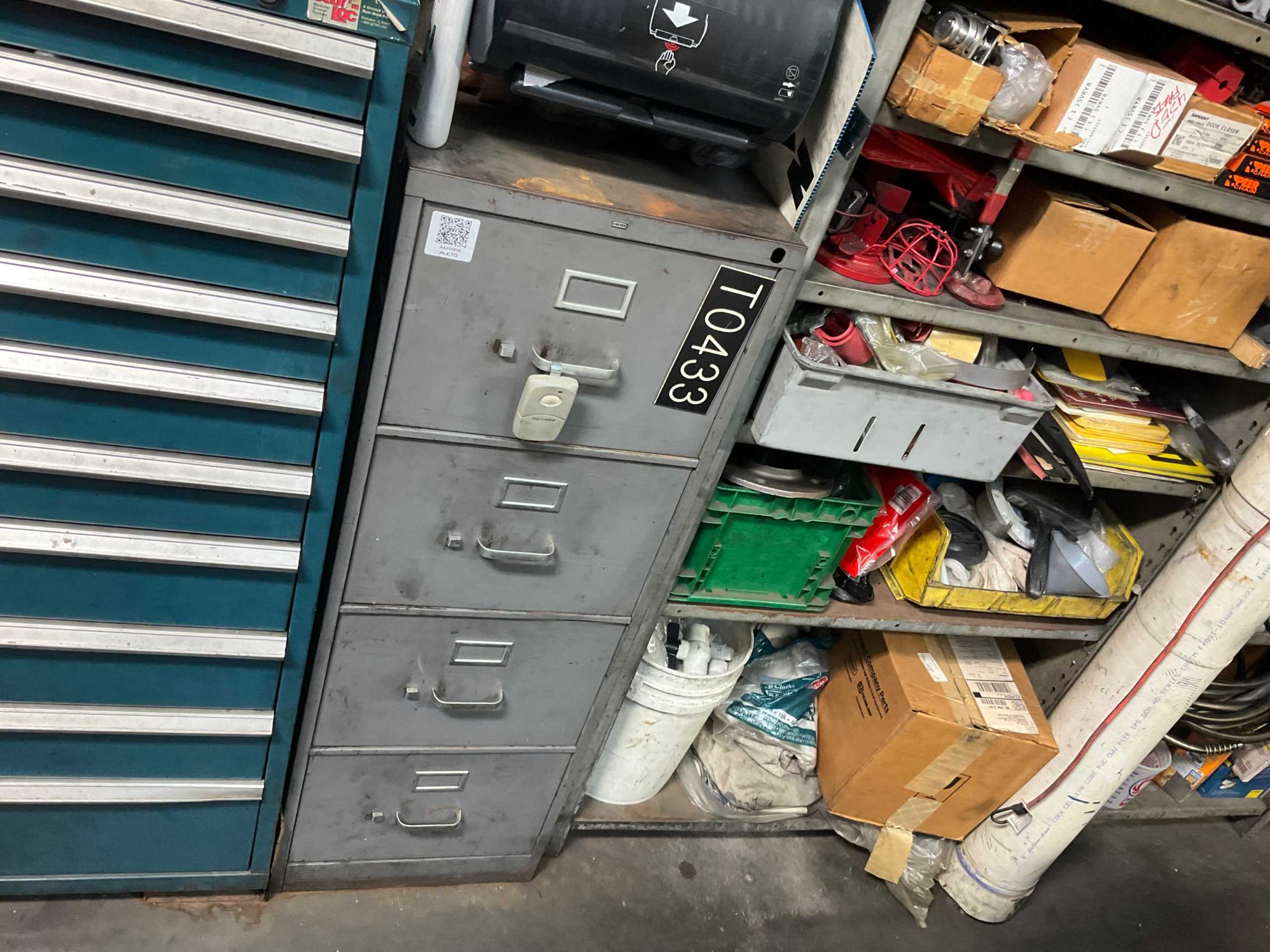 DRAWER CABINET WITH CONTENTS - DRAWER CABINET
