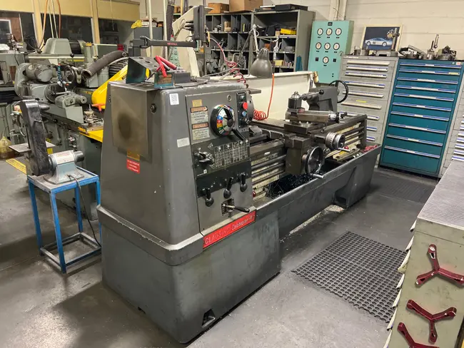 CLAUSING COLCHESTER 21" MANUAL LATHE - undefined