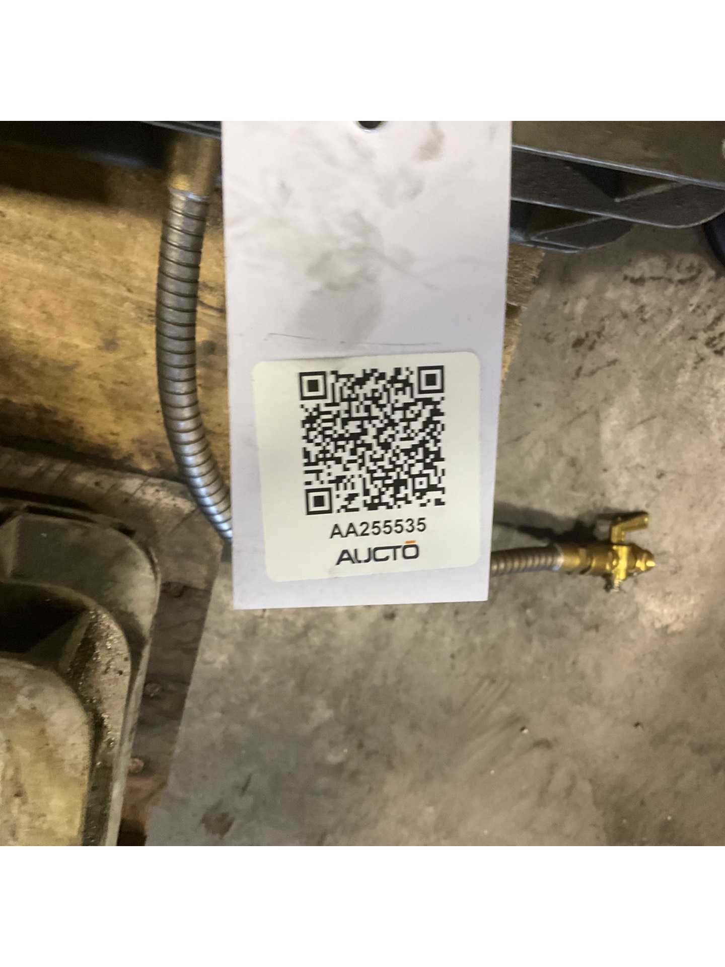 BULK QTY OF INDUSTRIAL PARTS - INDUSTRIAL PARTS
