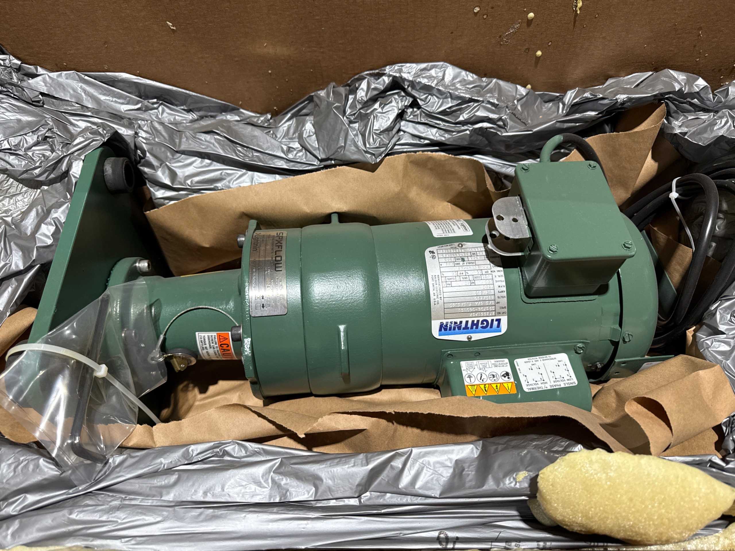 2024 SPX FLOW LIGHTNIN EV5Q33 PORTABLE MIXER 1/3 HP, 115/230V, 1760 RPM, TEFC, 56C FRAME - MIXERS