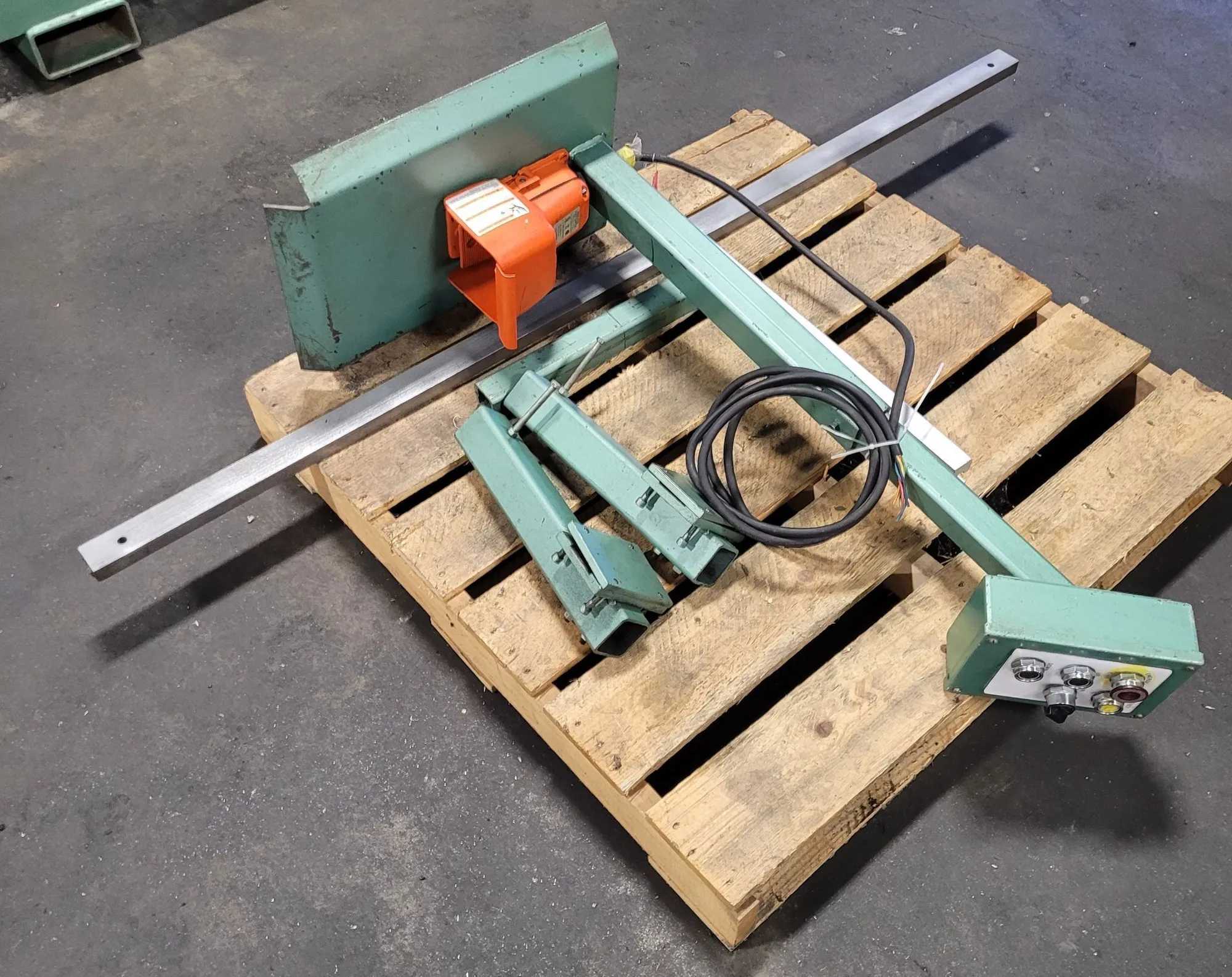 2010 BETENBENDER 6-70T HYDRAULIC PRESS BRAKE, 70 TONS CAPACITY, 6 FT WORKING LENGTH - PRESS BRAKES