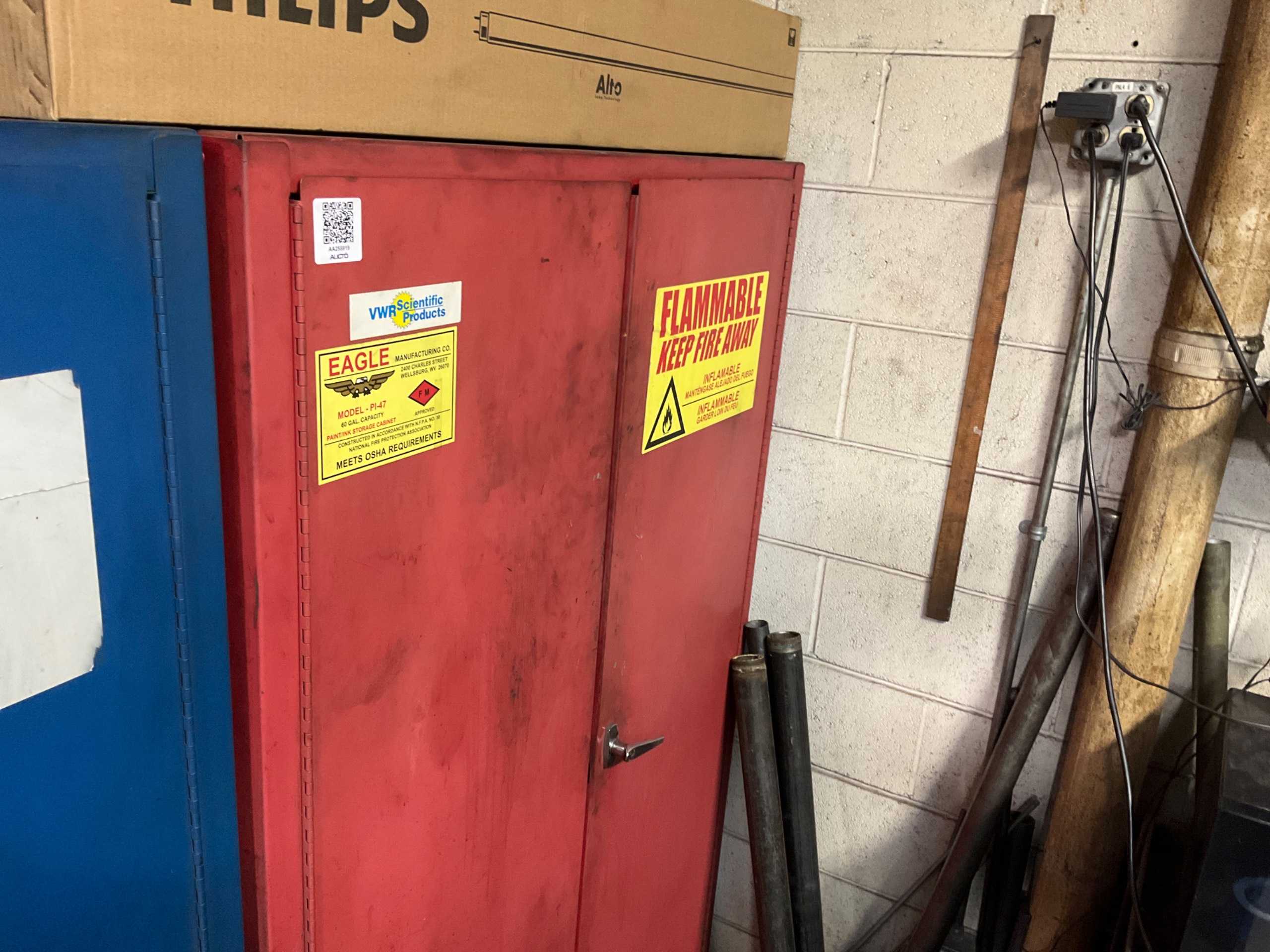 EAGLE PI-47 FLAME PROOF STORAGE CABINET WITH CONTENTS EAGLE PI-47 FLAME PROOF STORAGE CABINET WITH CONTENTS
