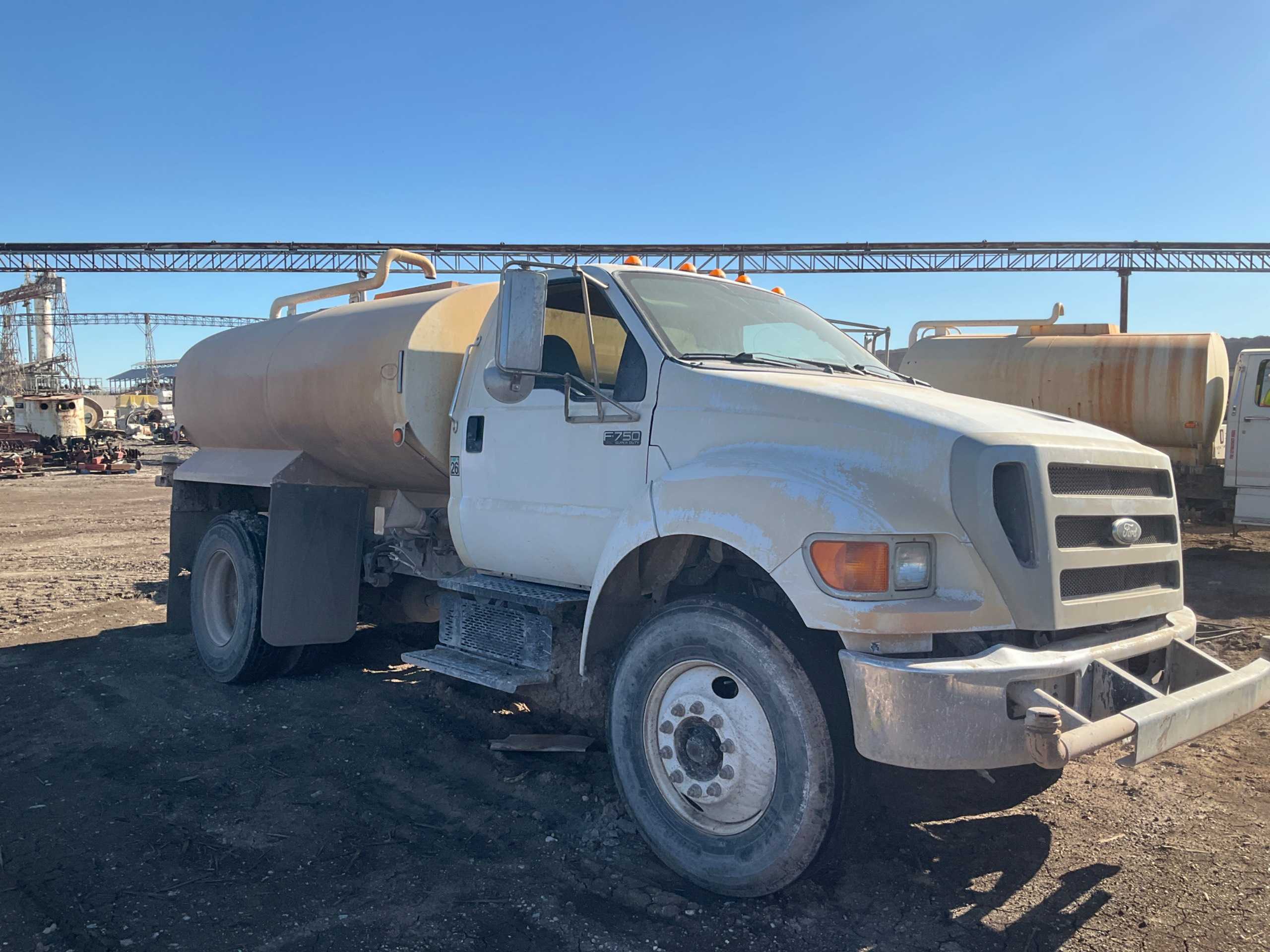 2013 FORD F-750 TANKER TRUCK - TANKER TRUCKS