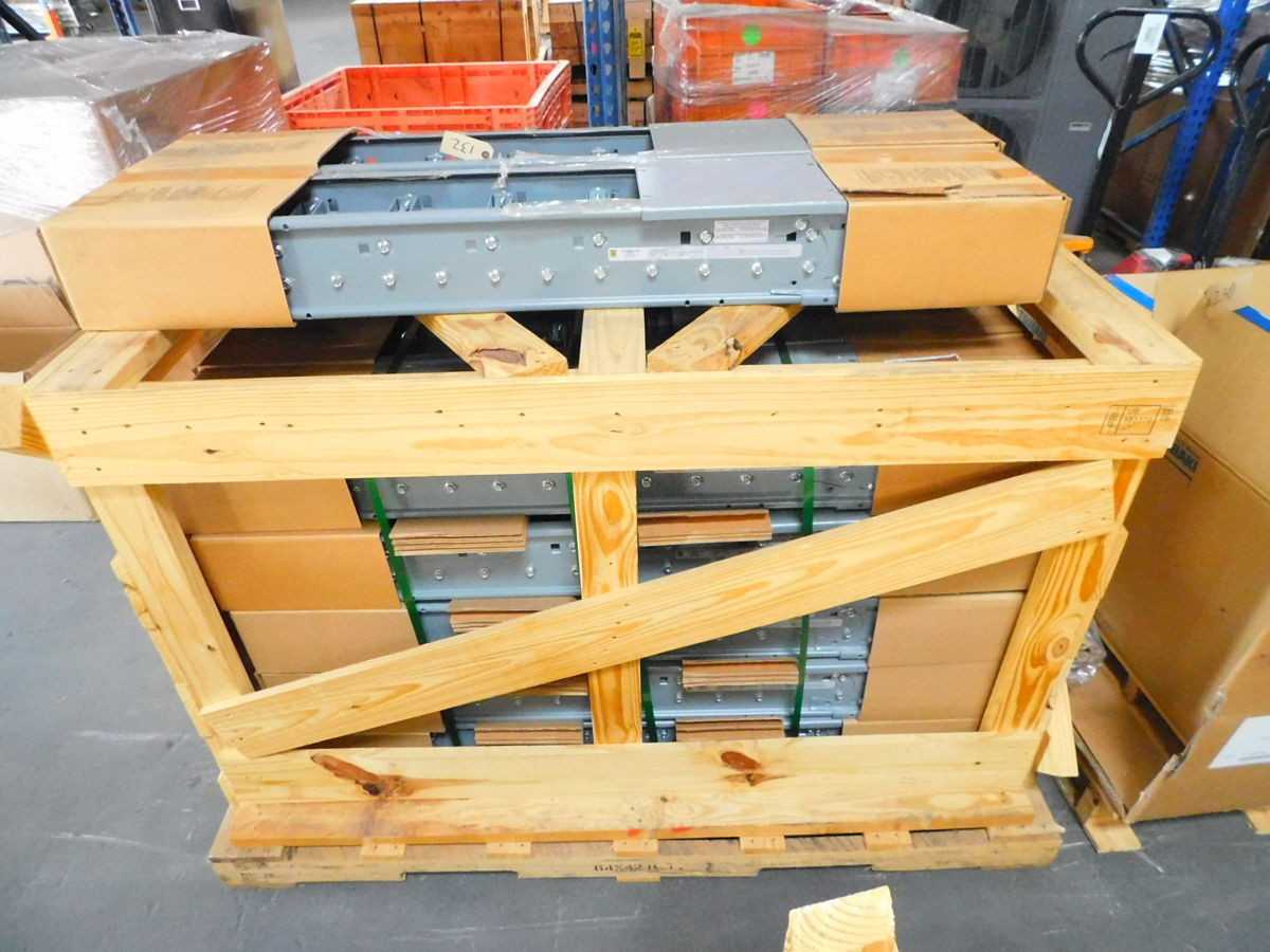 LOT OF 17 SQUARE D AFH2316G4STM I-LINE II FEEDER ALUMINUM BUSWAY 600V, 1600A, 3P3W,4FT. - BUSWAY