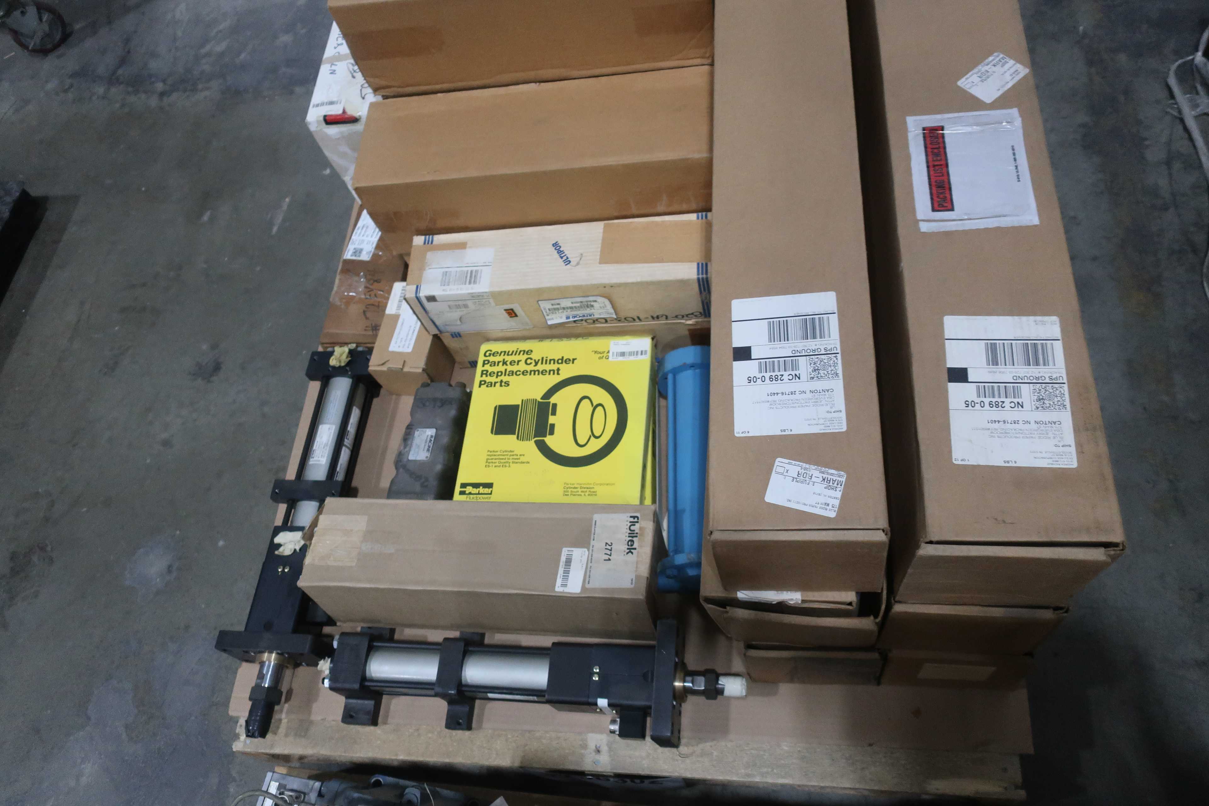 SKU 1738302 - 4 PALLETS OF ASSORTED HYDRAULICS - HYDRAULIC PARTS