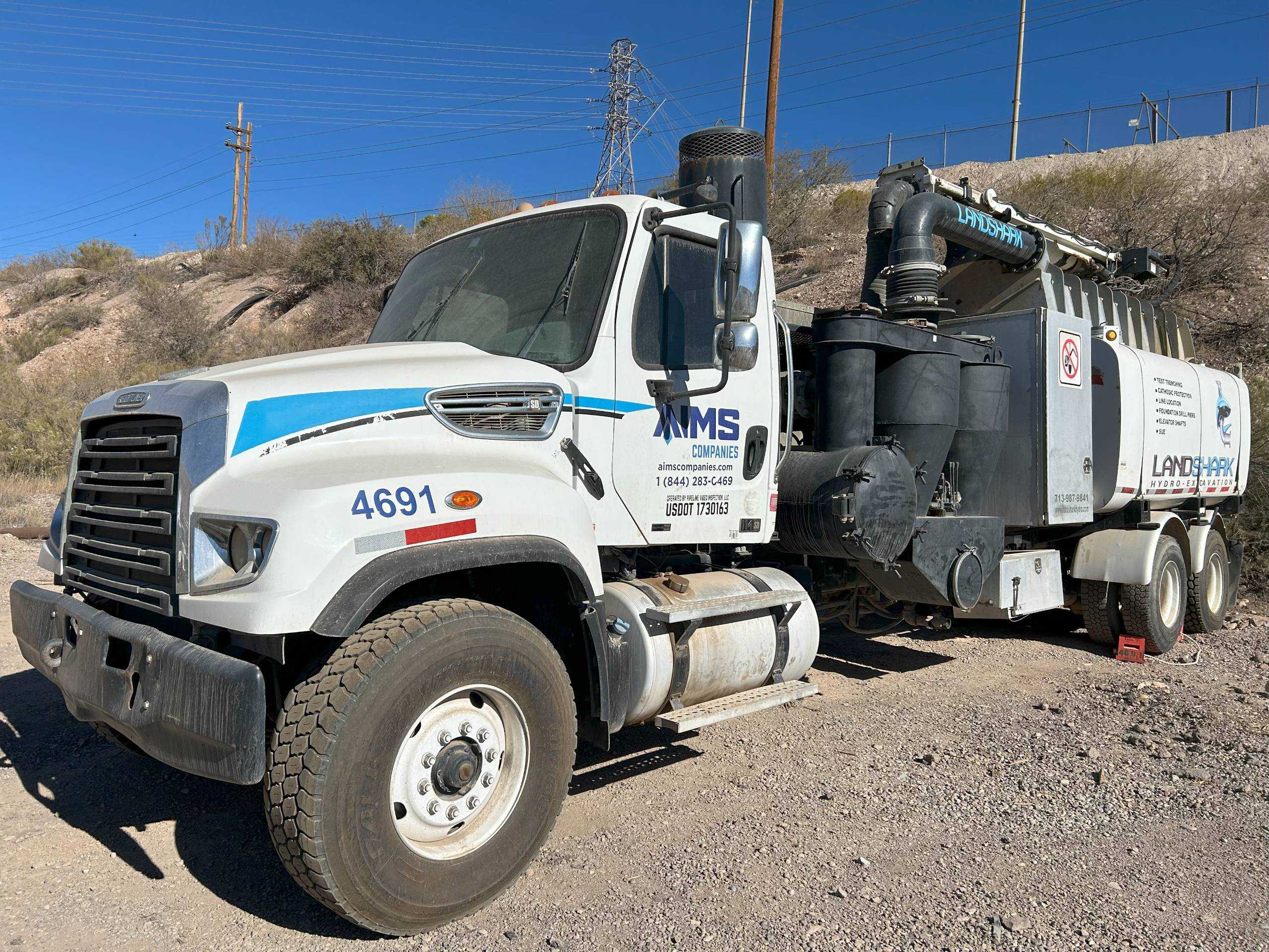 2014 LANDSHARK HYDRO-EXCAVATION TRUCK - FREIGHTLINER - VACUUM TRUCKS
