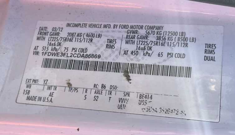 2012 FORD E-350 STRAIGHT CARGO TRUCK - BOX TRUCKS