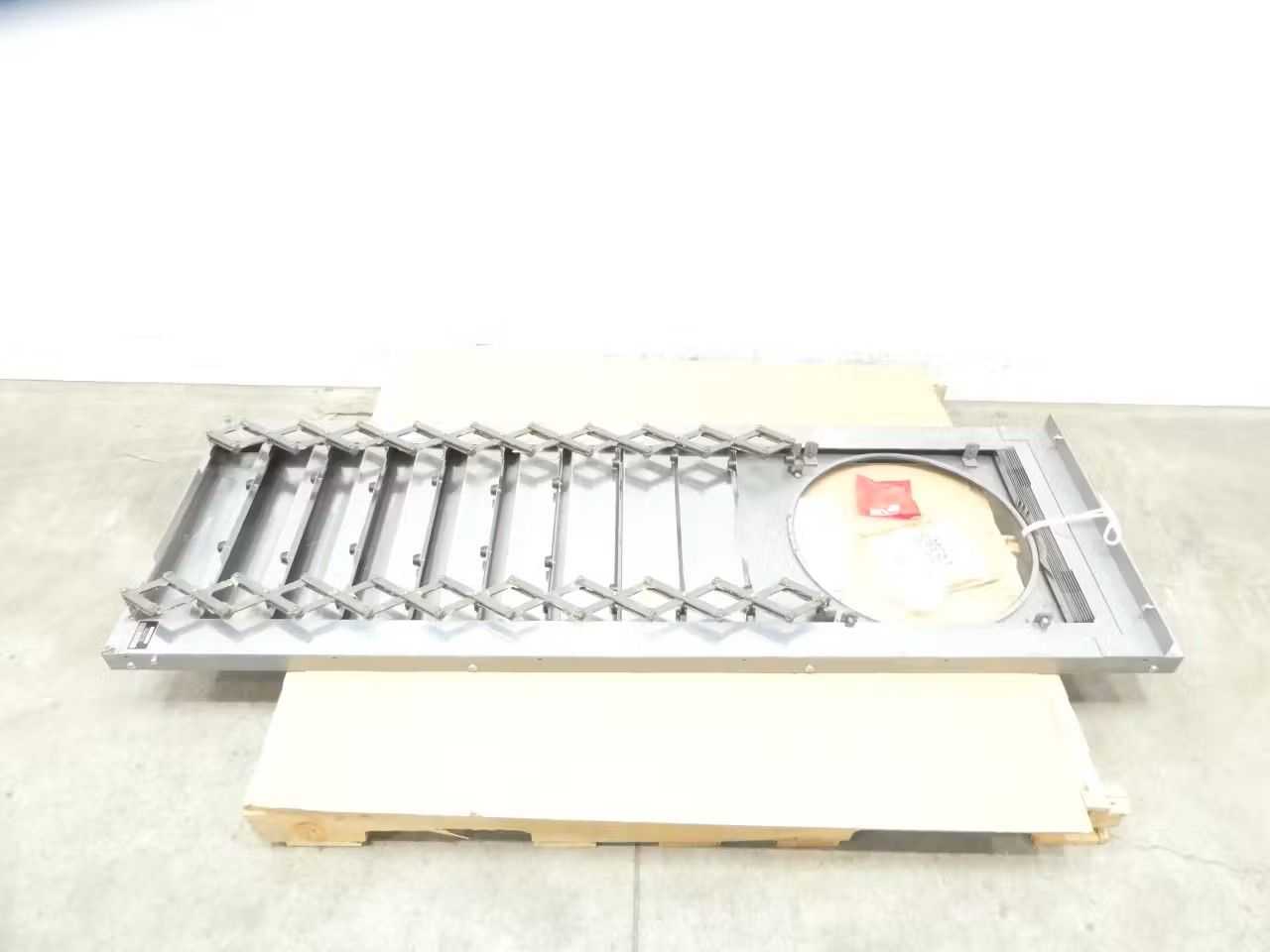 SKU 1079600 - MAZAK Z33QR005692 OT-081495-4 Y-AXIS WAY COVER - MACHINING EQUIPMENT