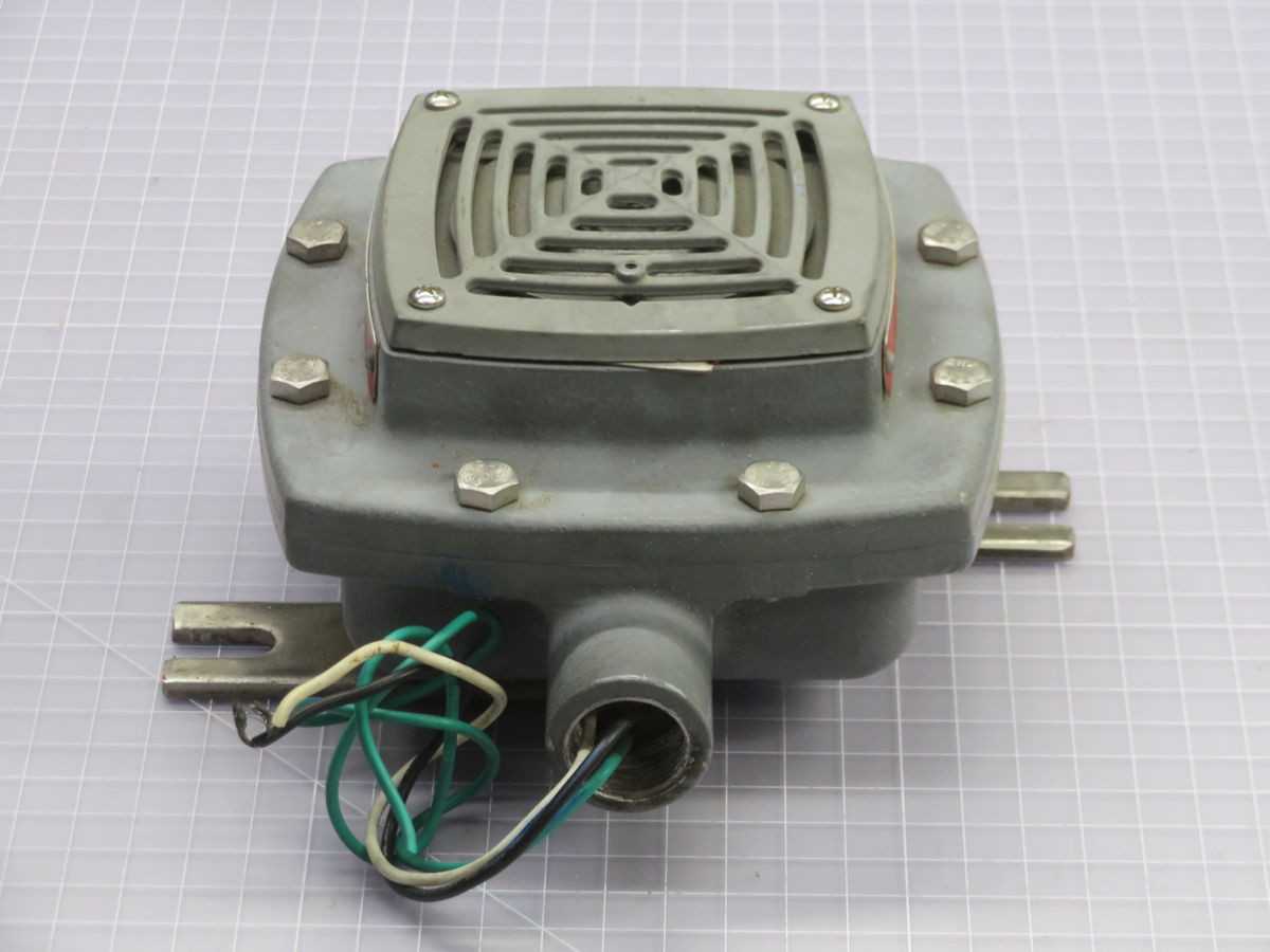 CROUSE HINDS 2416 M2 HORN SIGNAL, 24V DC POWER, 100 DB SOUND, 0.75 IN NPT, -40/+40C TEMP - ELECTRICAL COMPONENTS
