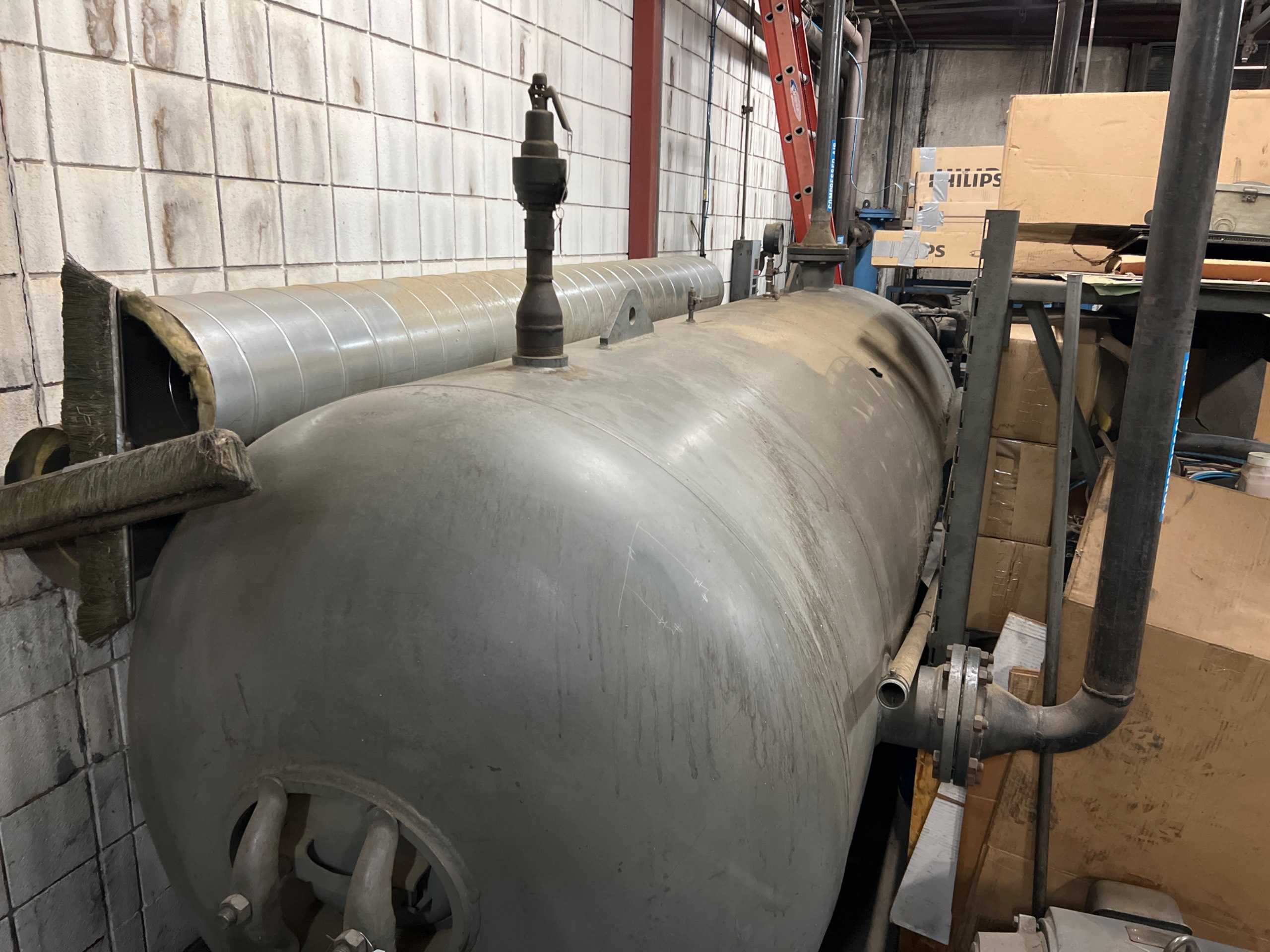 COMPRESSED AIR HOLDING TANK - COMPRESSED AIR HOLDING TANK