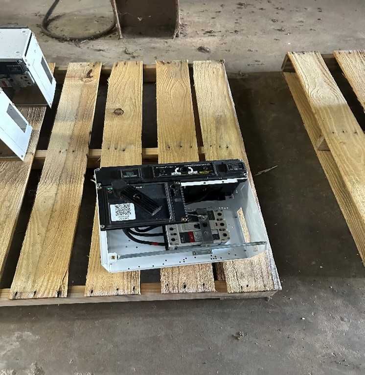 EATON HMCP CIRCUIT BREAKER - CIRCUIT BREAKERS