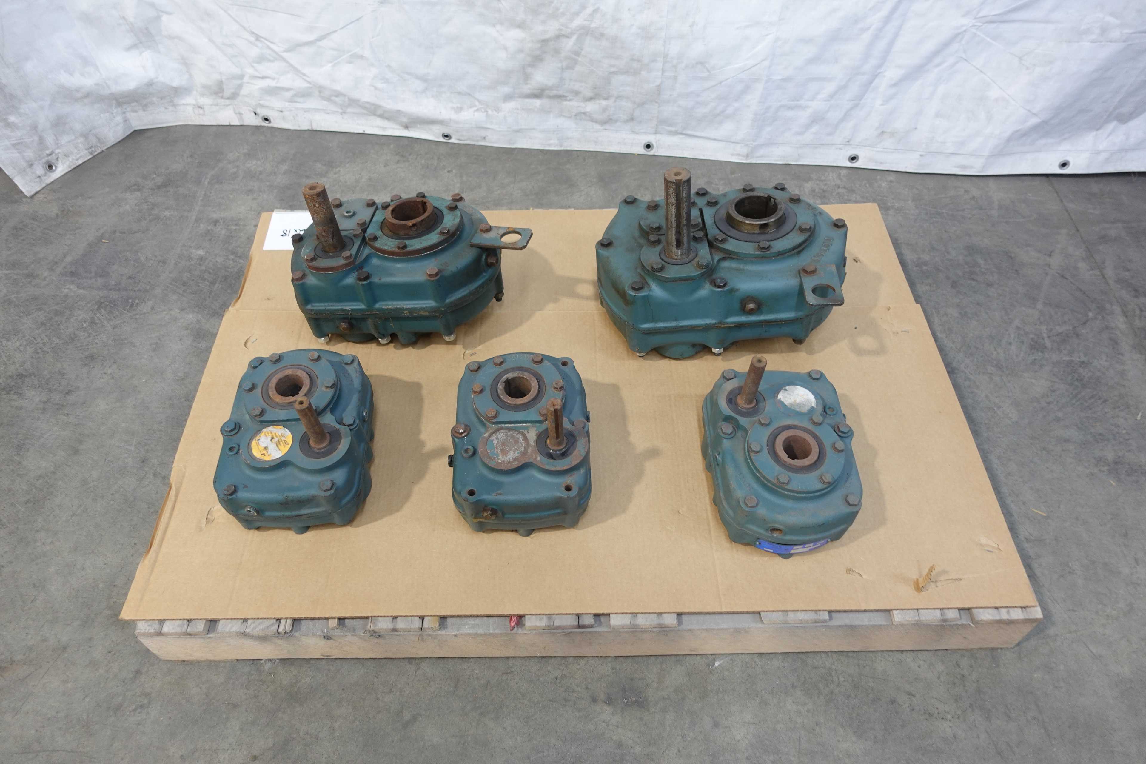 SKU 1744669 - LOT OF 5 DODGE SHAFT MOUNT GEAR REDUCERS, SCXT315B, SCXT425A, SCXT115 - GEAR REDUCERS