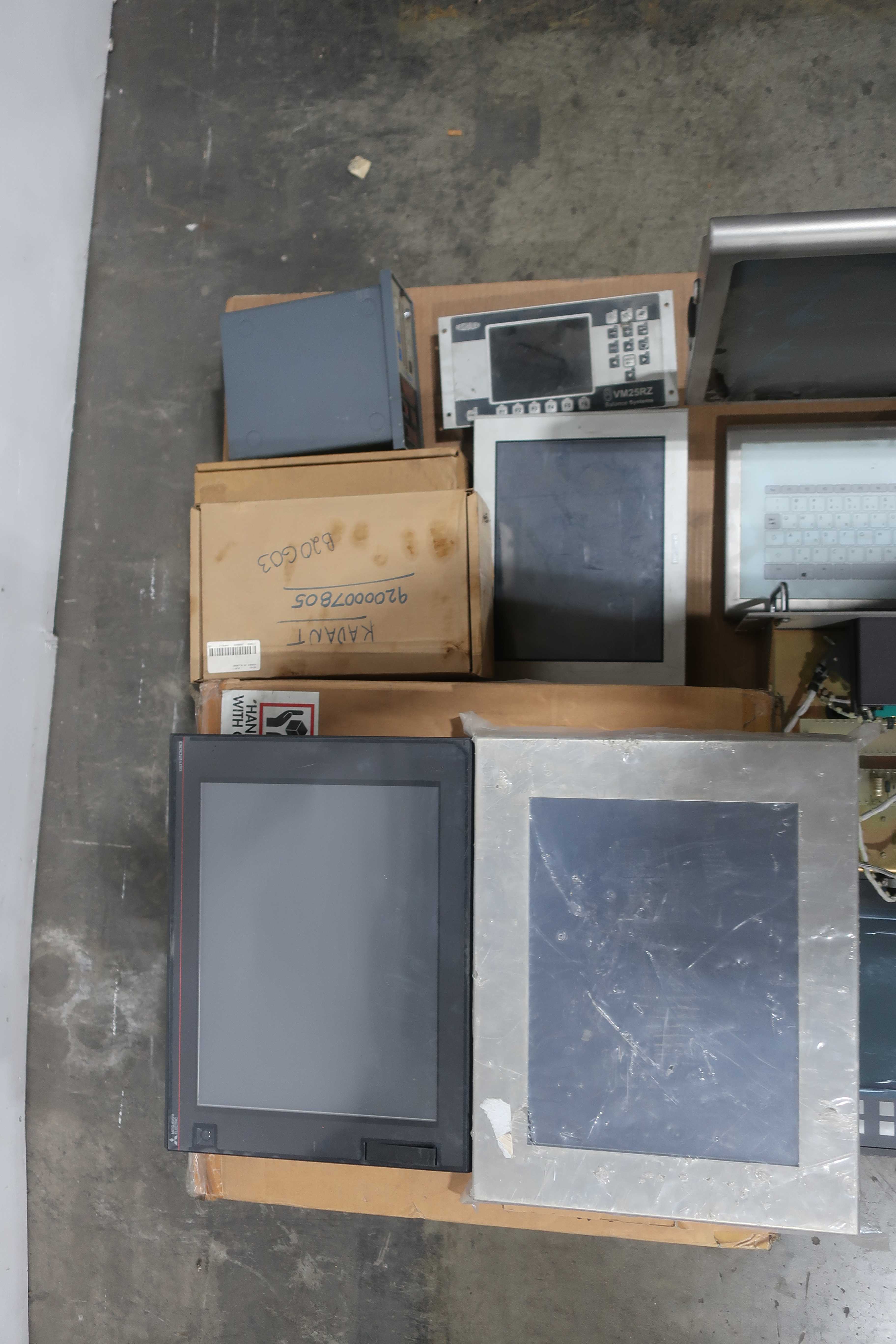 SKU 1733469 - 2 PALLETS OF ASSORTED INTERFACE PANELS - OPERATOR INTERFACE PANELS
