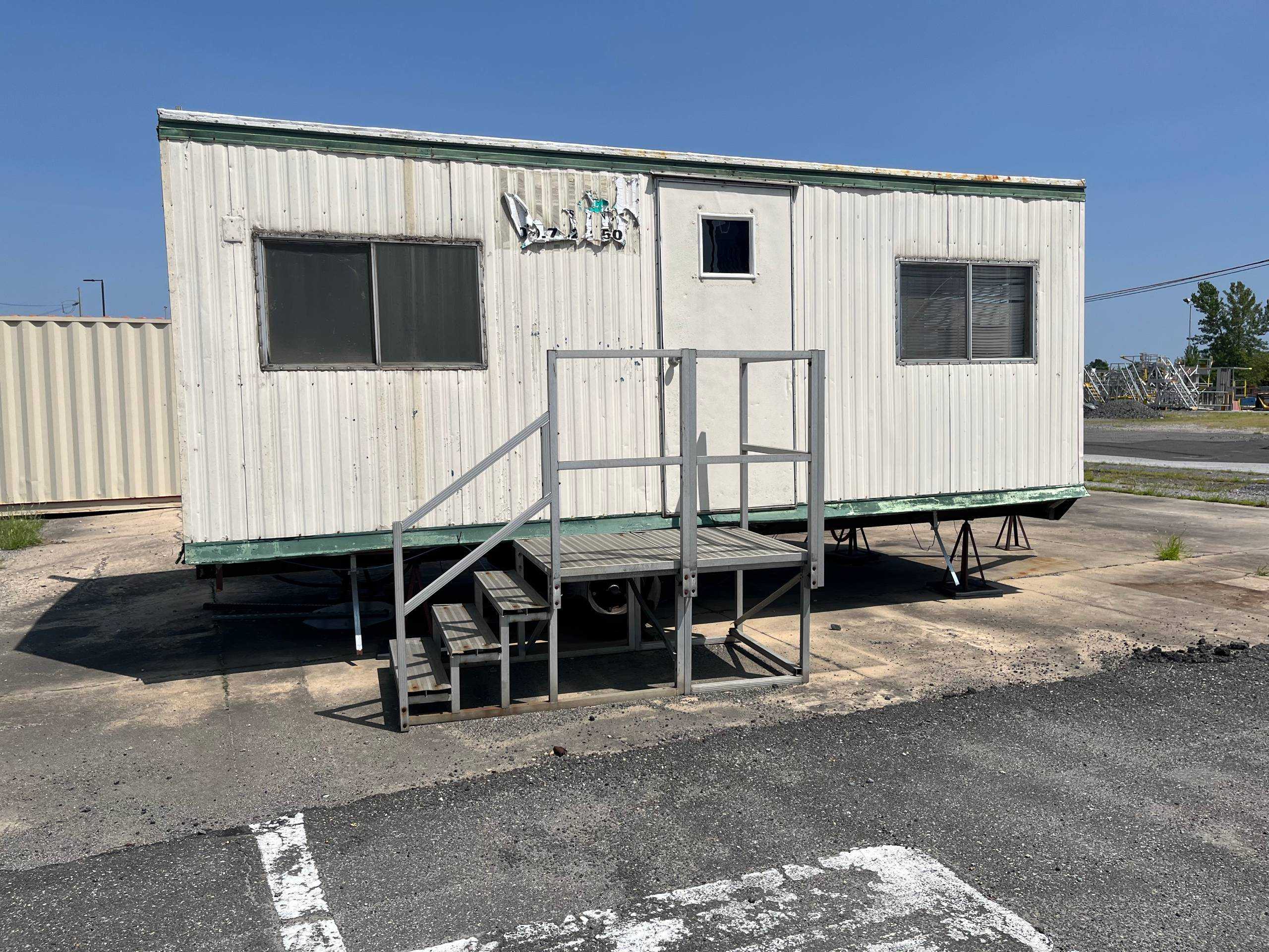 WILLIAM SCOTSMAN MOBILE SINGLE AXLE OFFICE TRAILER - CONTAINER TRAILER