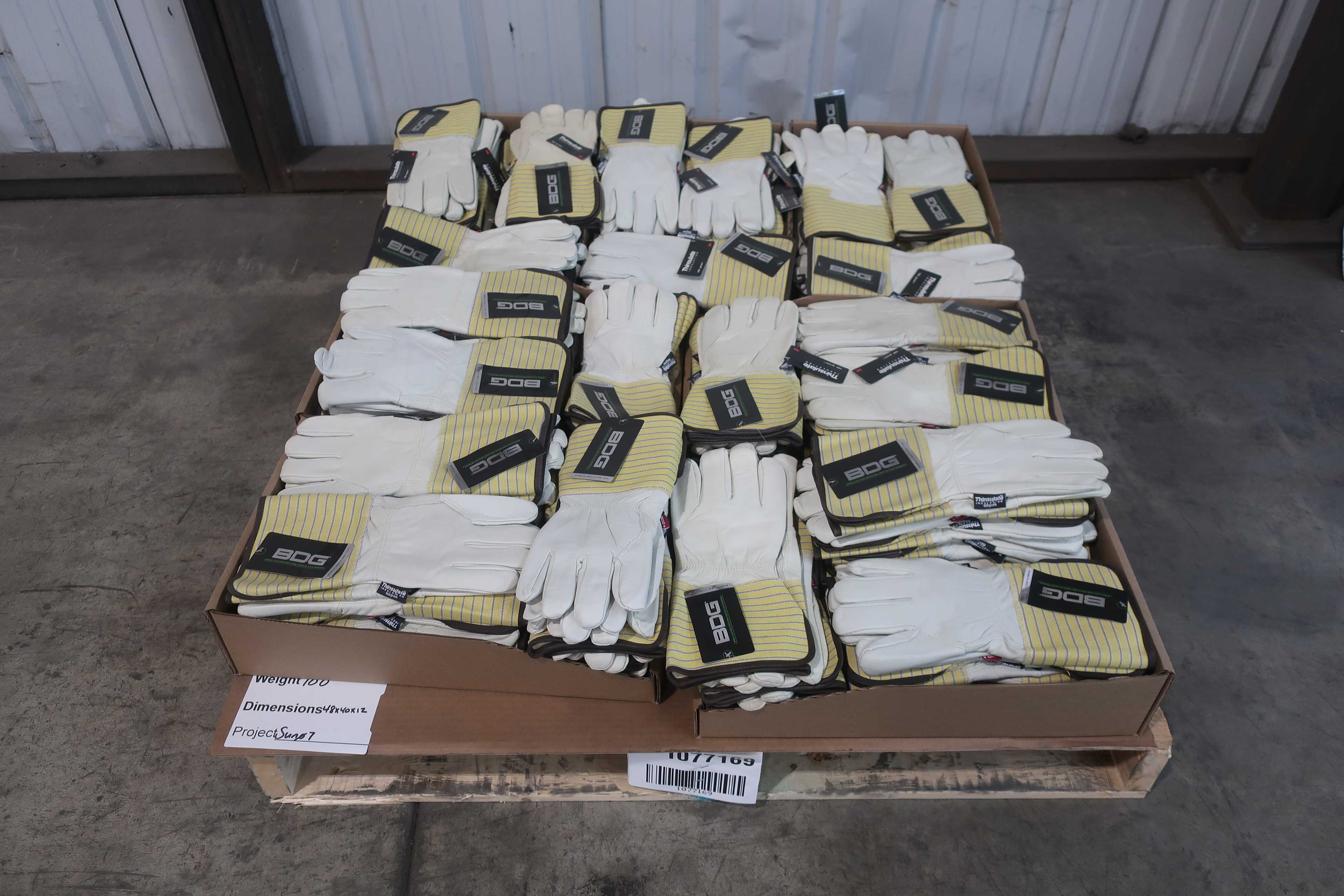 PALLET OF BDG 3M THINSULATE LEATHER GLOVES, NEW WITH TAGS - PPE