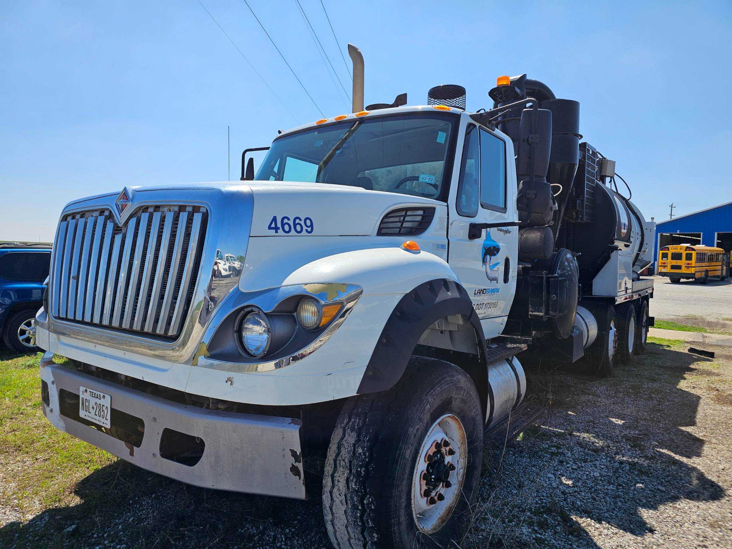 2012 INTERNATIONAL SF667 VACUUM TRUCK - VACUUM TRUCKS