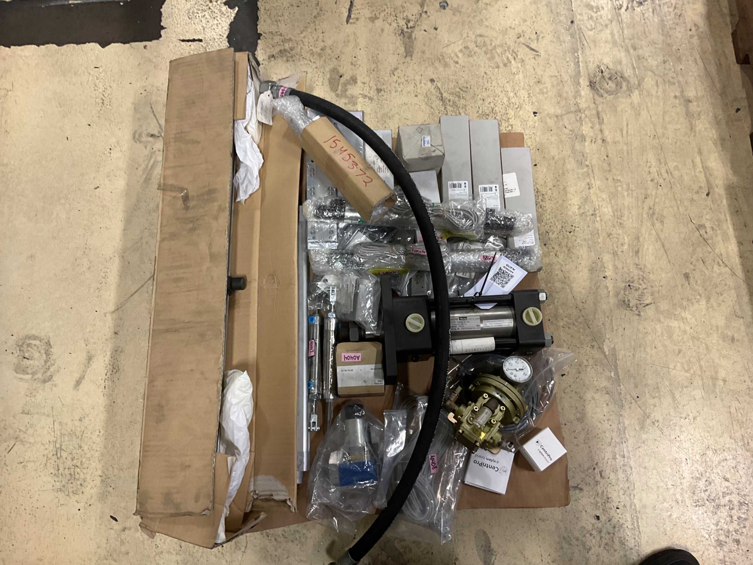 BULK QTY OF INDUSTRIAL PARTS - INDUSTRIAL PARTS