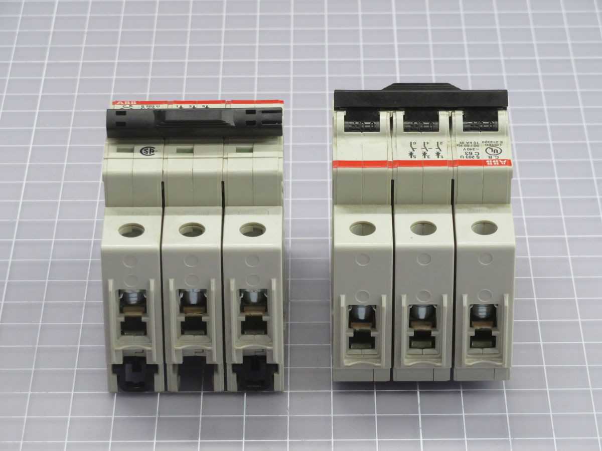 LOT OF 2 ABB E 212323 CIRCUIT BREAKER T260479 - CIRCUIT BREAKERS