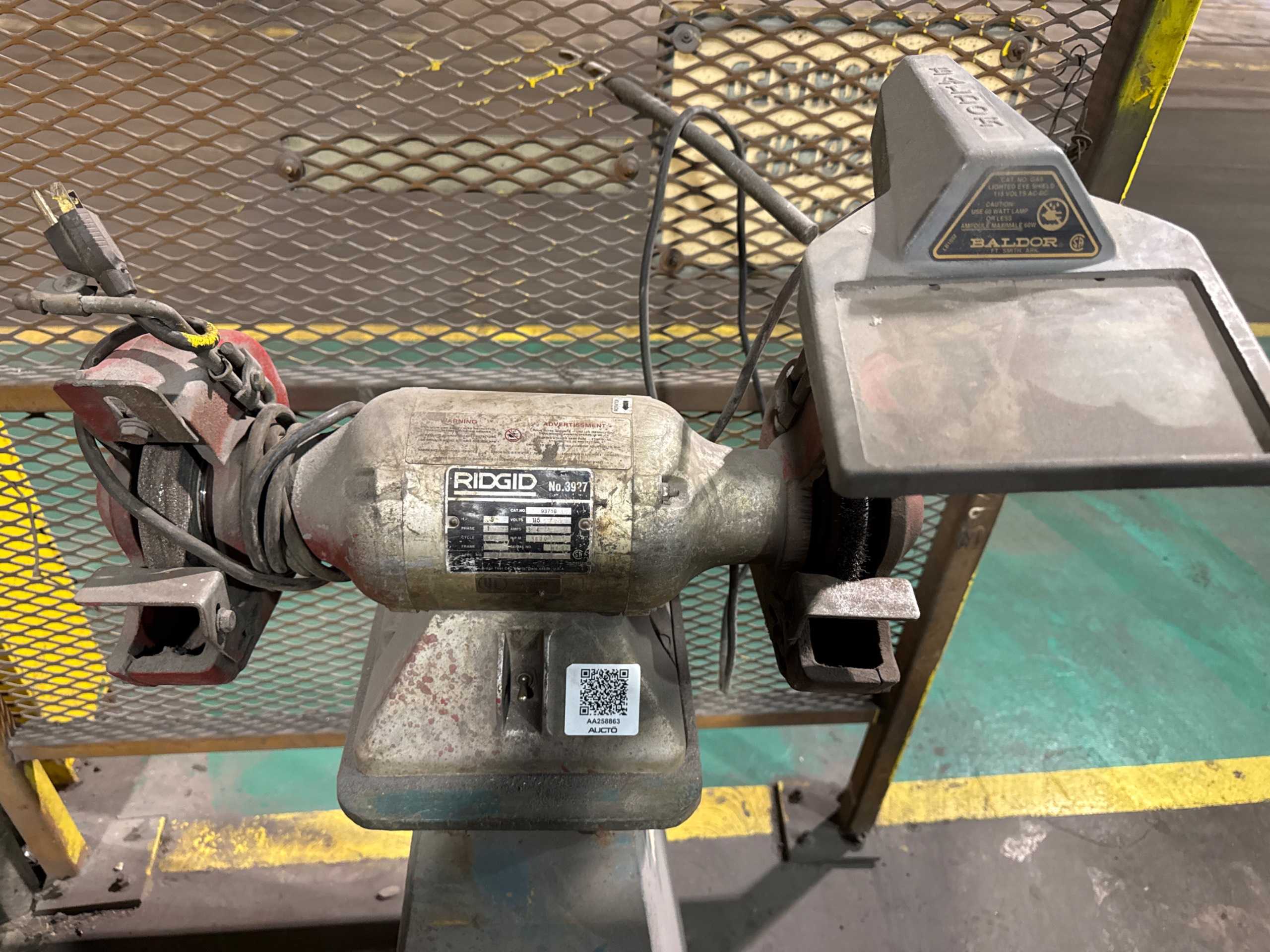 Ridgid 3927 Bench Grinder 5 HP, 115V, 3.4A, 3600 RPM - BENCH GRINDERS