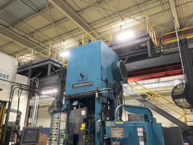 CINCINNATI 110-DC-6 110 TON COMPACTING PRESS - undefined