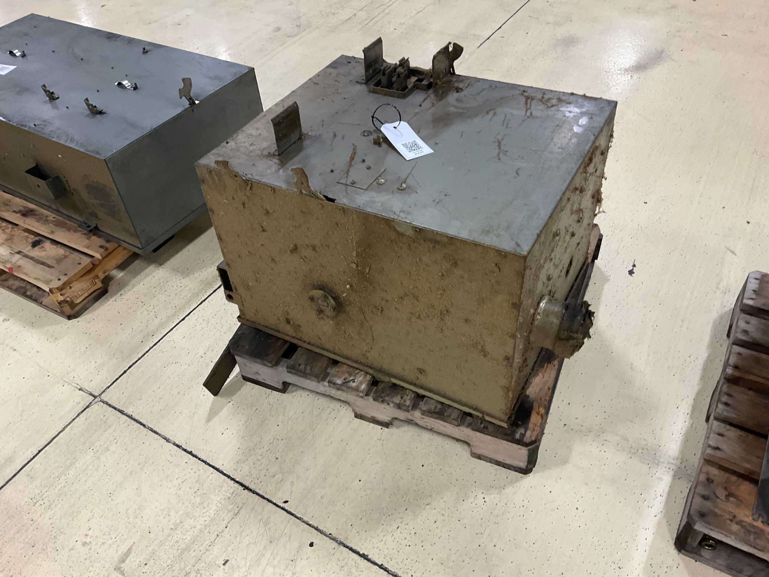 BUS PLUG - ELECTRICAL ENCLOSURES