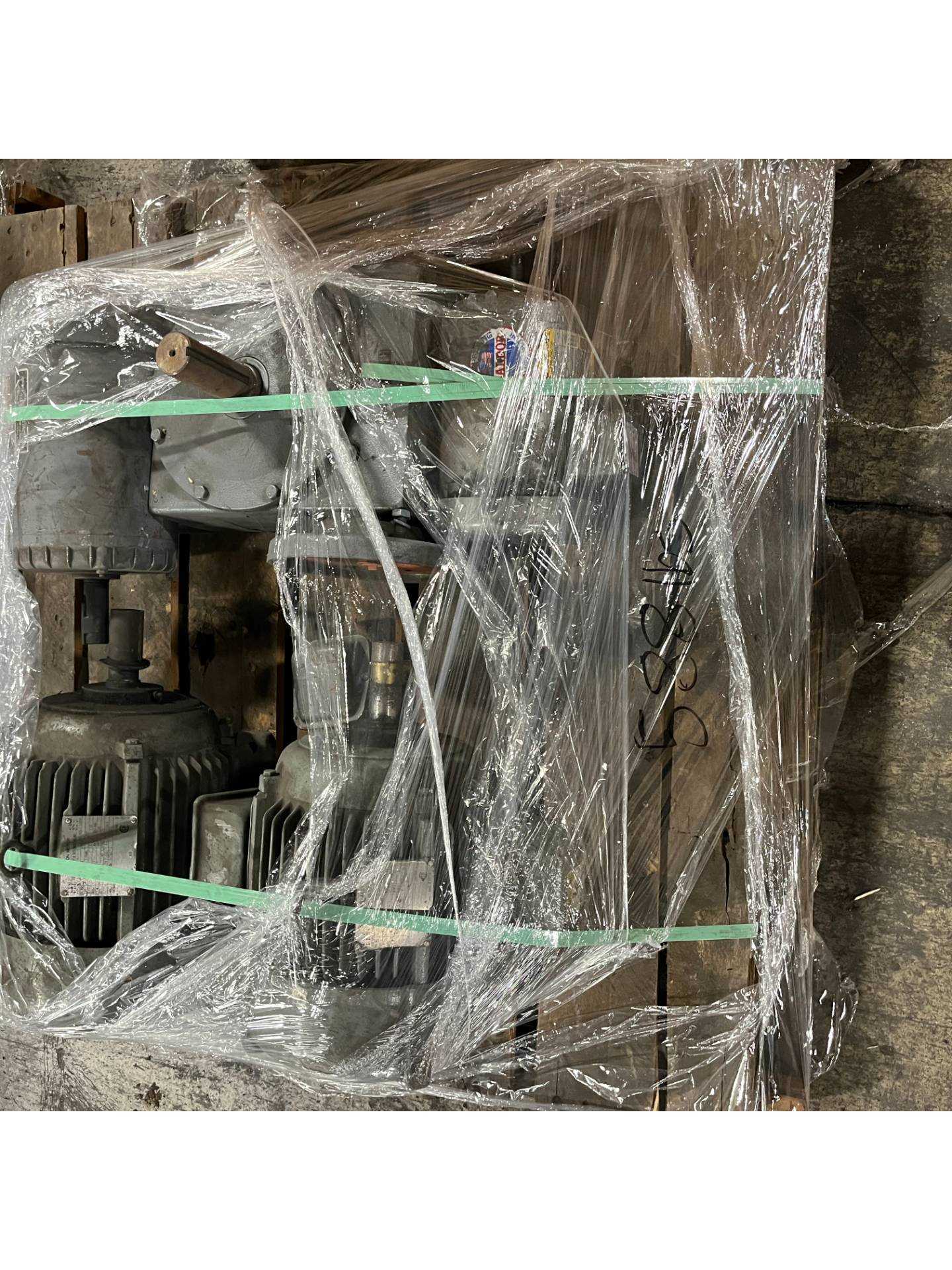 QTY 8: AC MOTOR - AC MOTOR