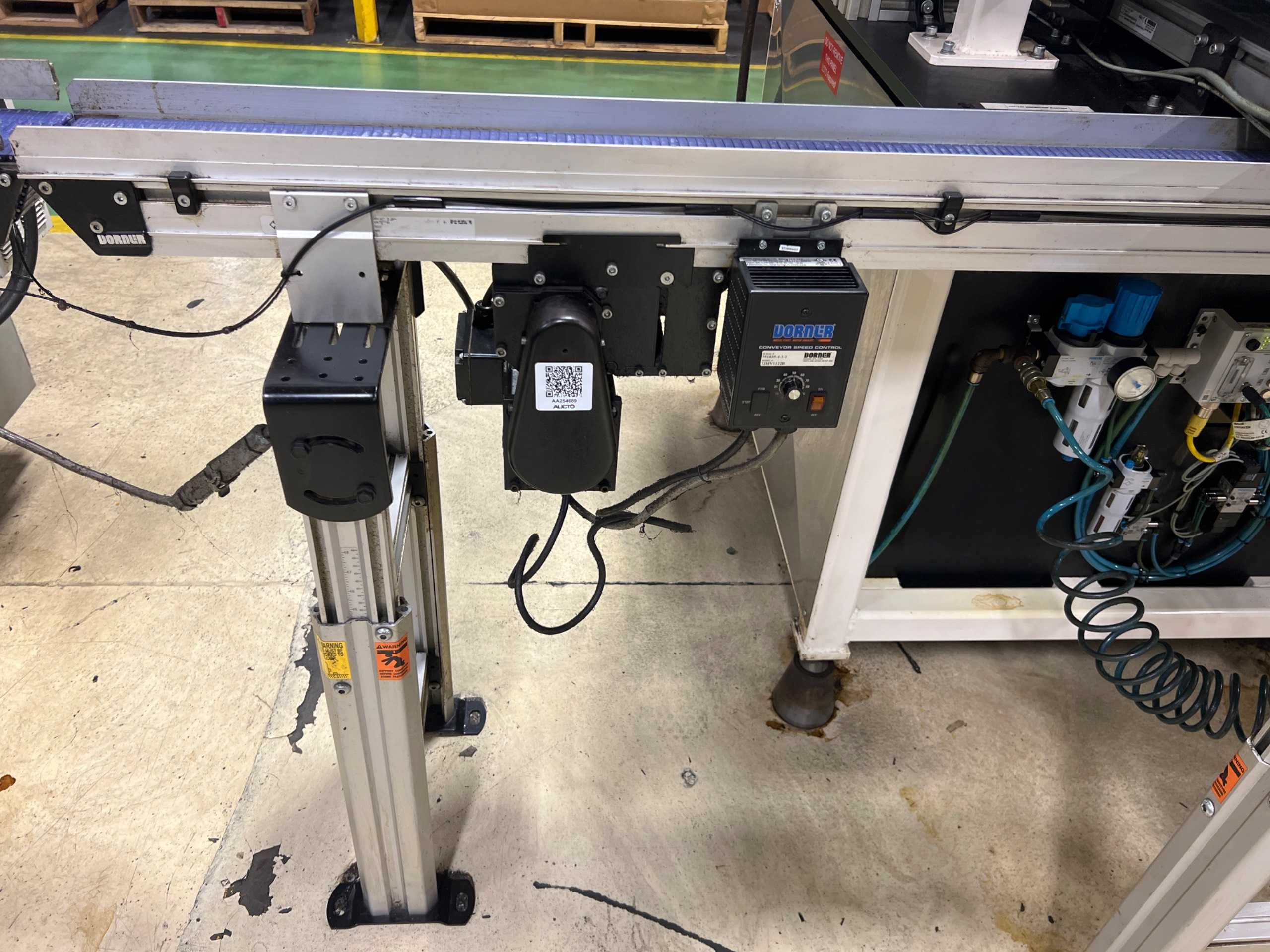 DORNER 2200 SERIES ADJUSTABLE POWER BELT CONVEYOR - BELT CONVEYOR