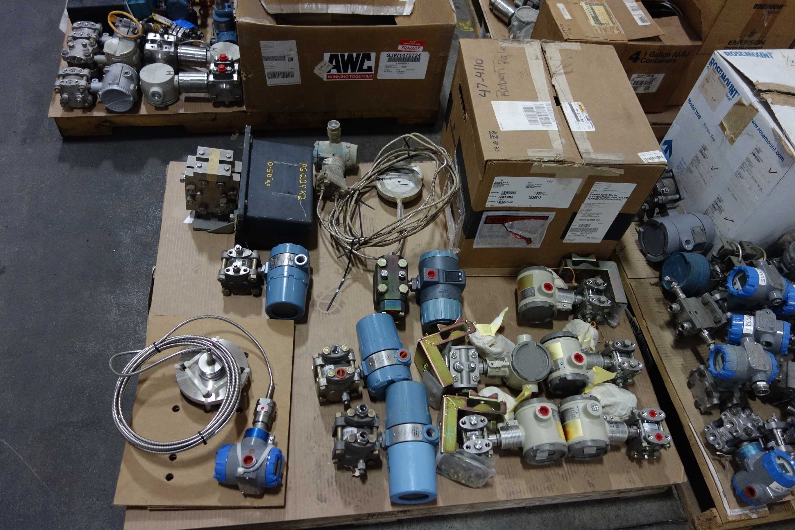 4 PALLETS OF ASSORTED TRANSMITTERS - PRESSURE TRANSMITTER
