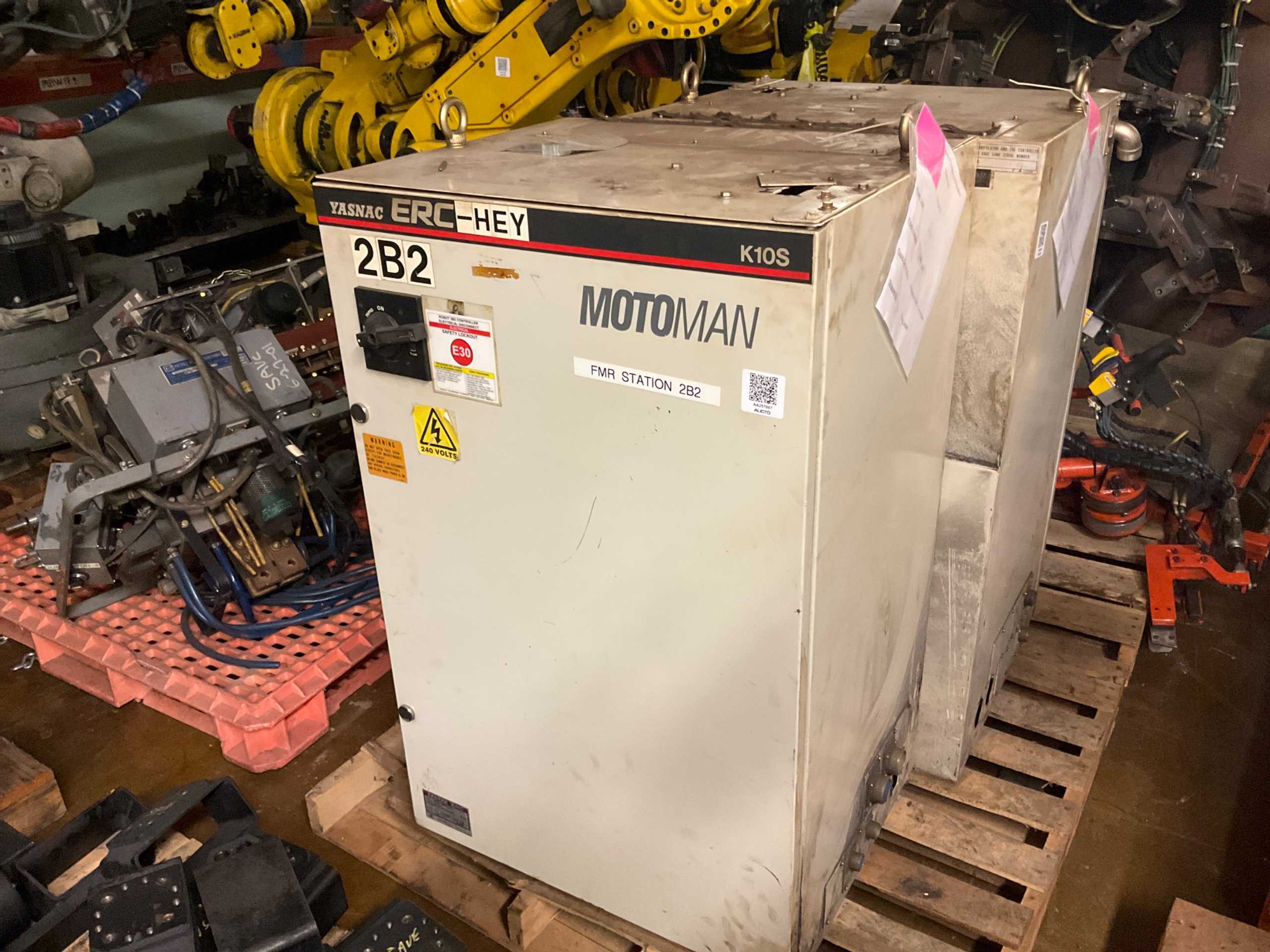 1991 YASKAWA YASNAC ERC K10S ROBOT CONTROLLER - ROBOT PARTS