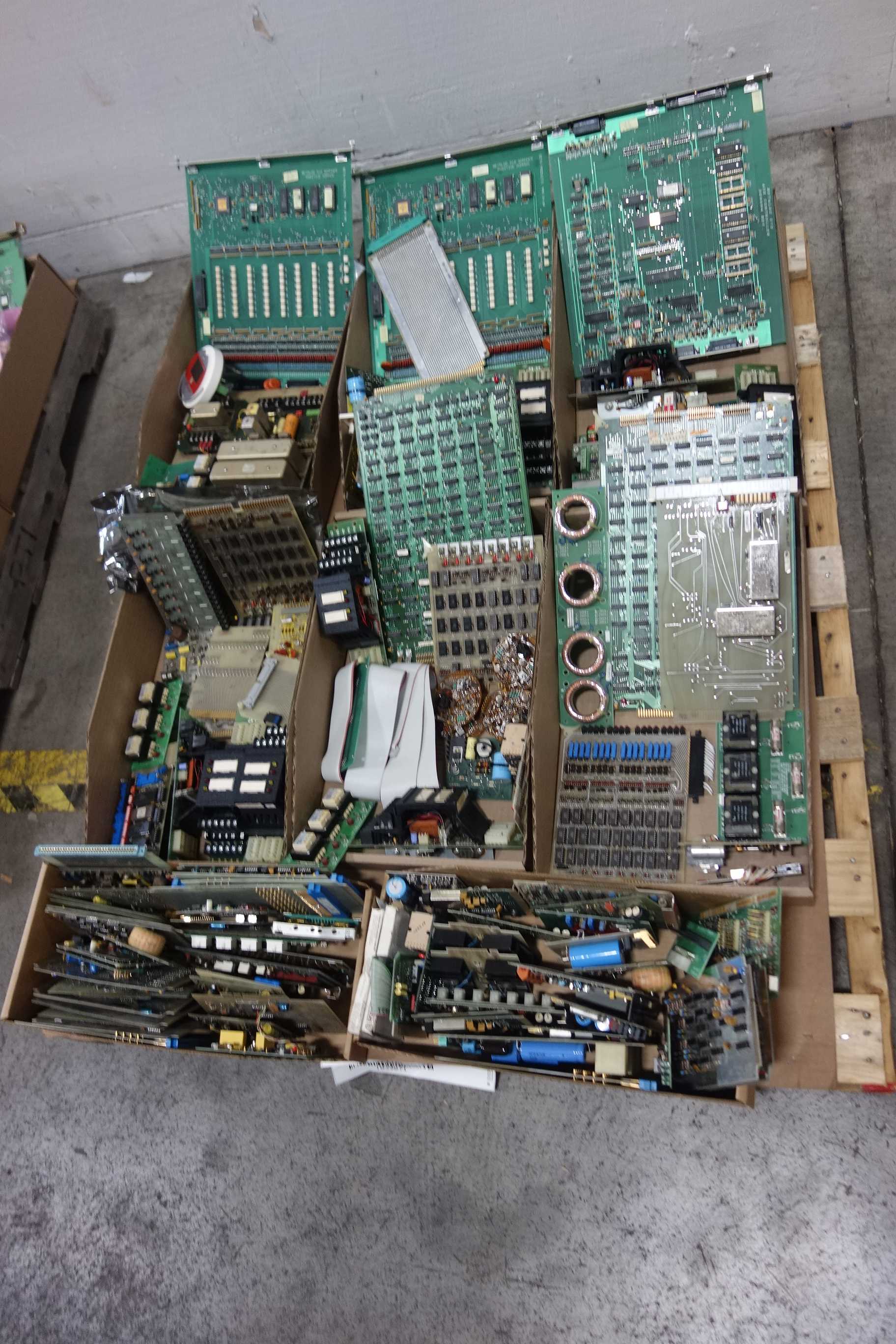 BULK QTY OF PCB CIRCUIT BOARDS - PCB CIRCUIT BOARDS