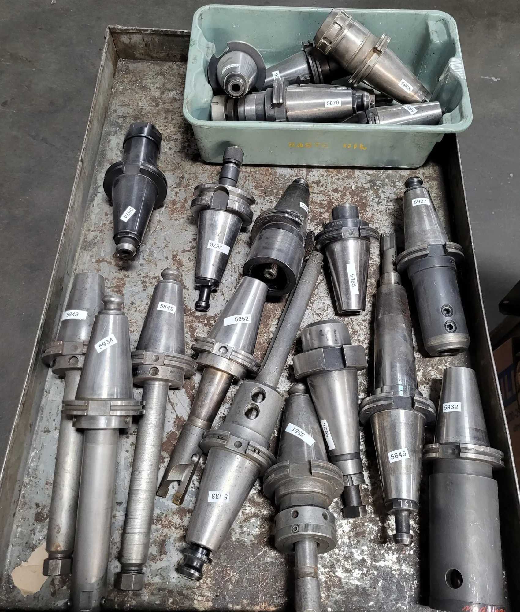 LOT OF 20 CAT 50 TOOL HOLDERS, UNIVERSAL, GTI, KENNAMETAL, COMMAND, SECO, SANDVIK, LYNDEX - MACHINING TOOLING & PARTS