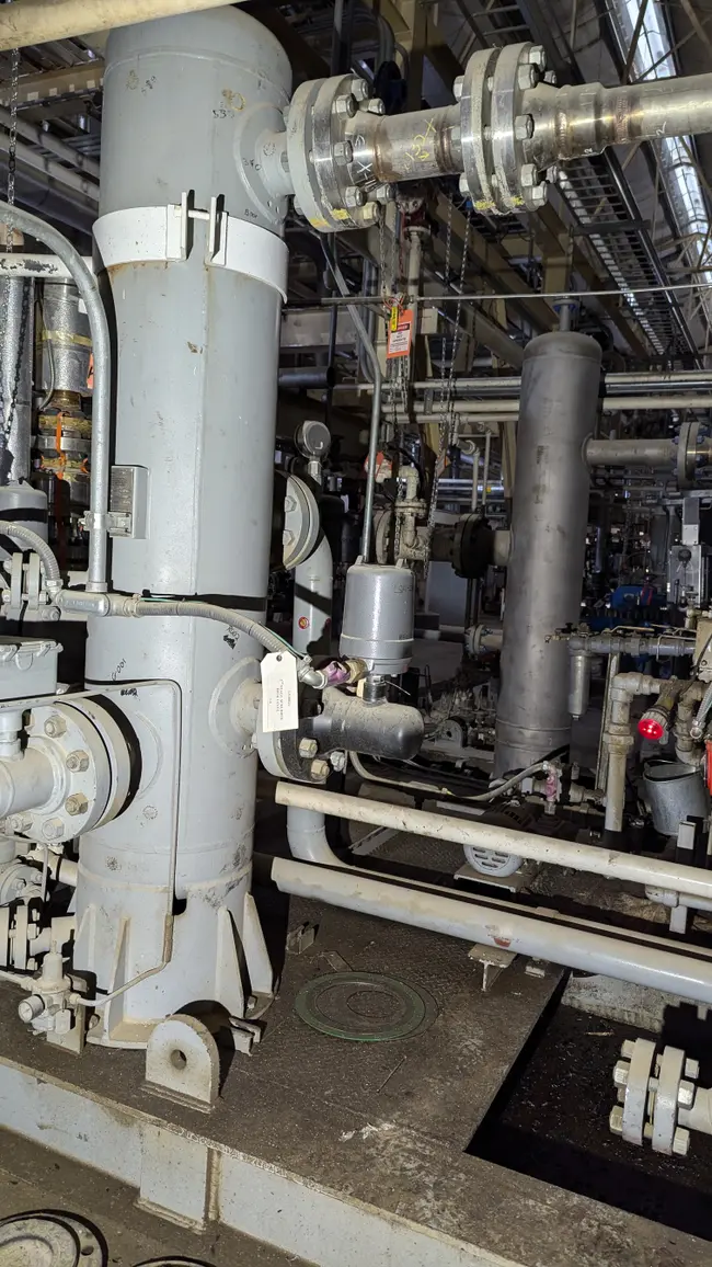 SUPERIOR 402 CC COMPRESSOR WITH GE 600 HP MOTOR - undefined