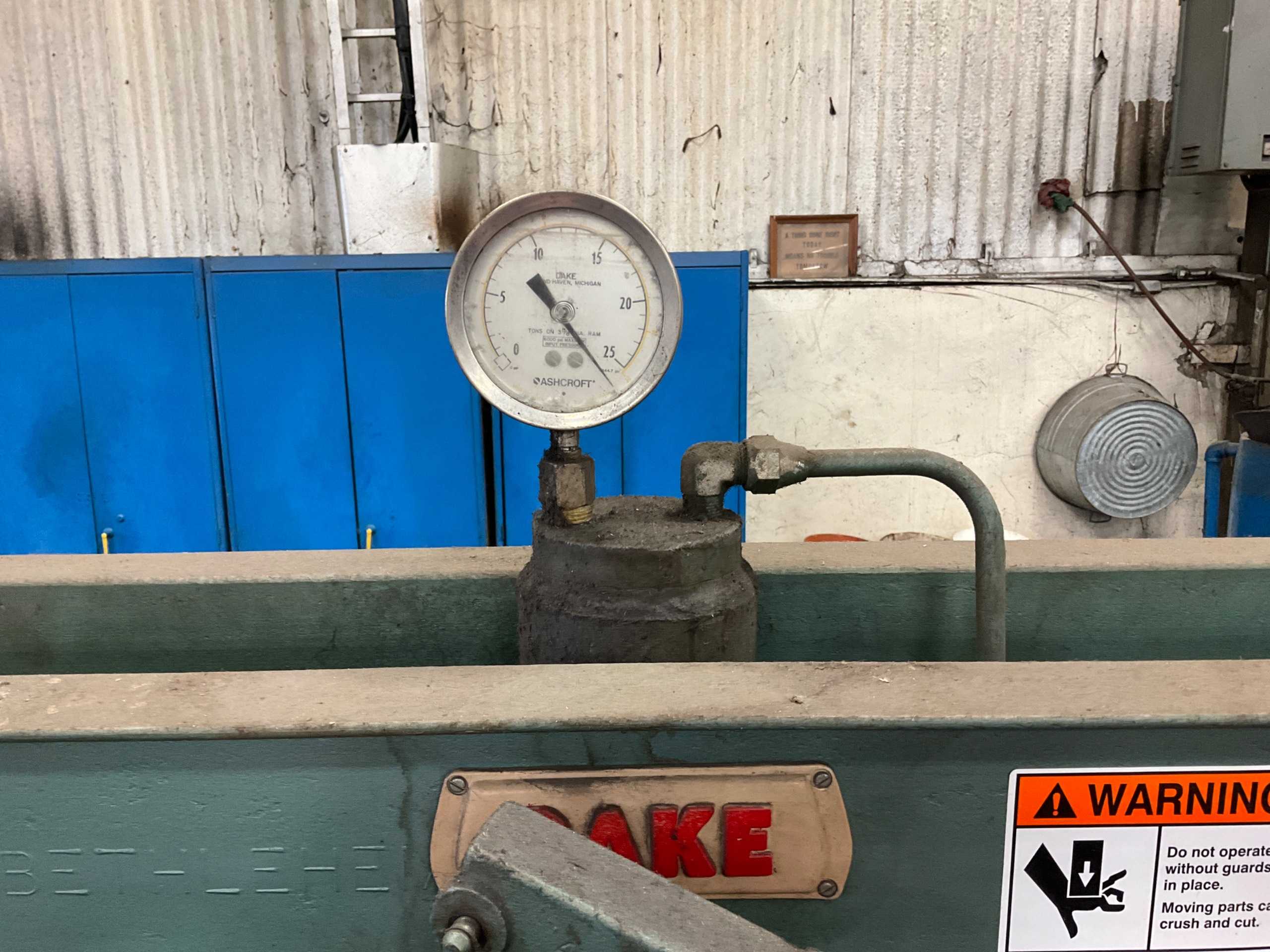 DAKE 25H HYDRAULIC PRESS - HYDRAULIC PRESSES