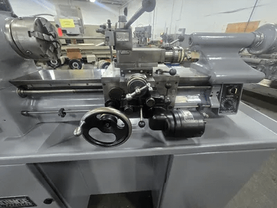 HARDINGE HLV-H-EM TOOL ROOM LATHE, 11" SWING, 18" CENTERS, 3000 RPM MAX. - MANUAL LATHES