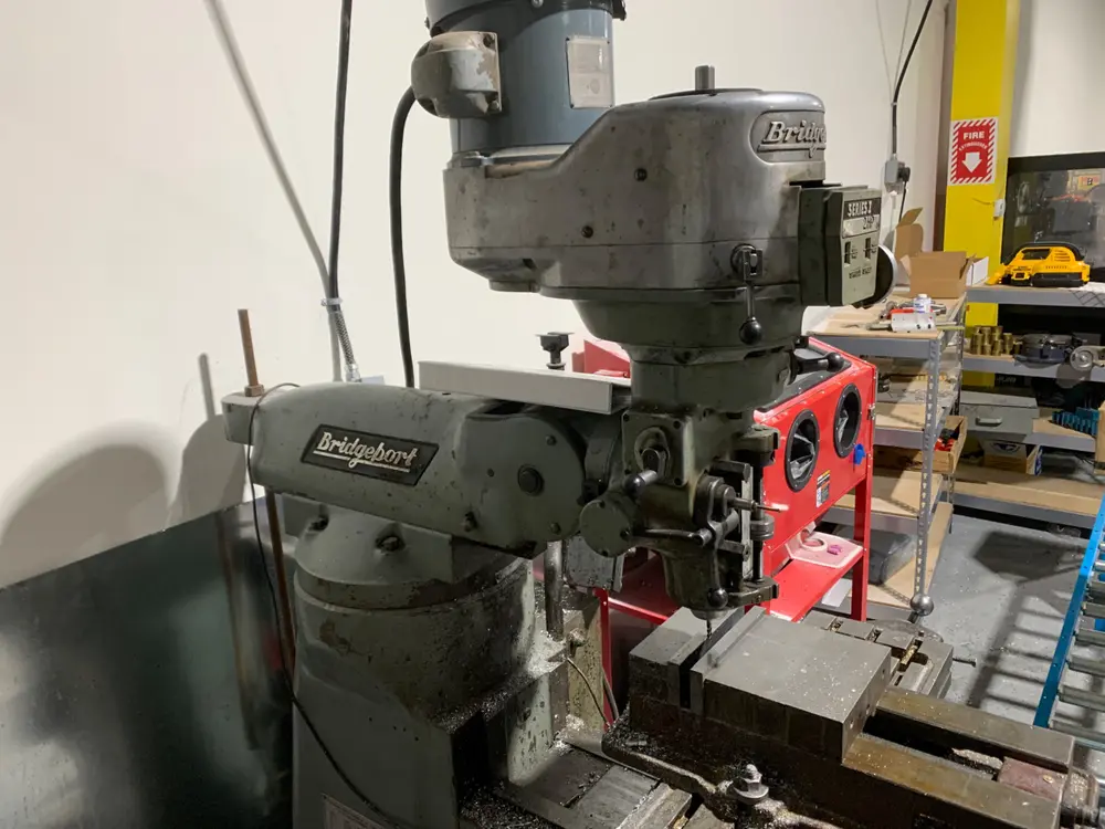 BRIDGEPORT SERIES 1 2HP MILLING MACHINE - undefined