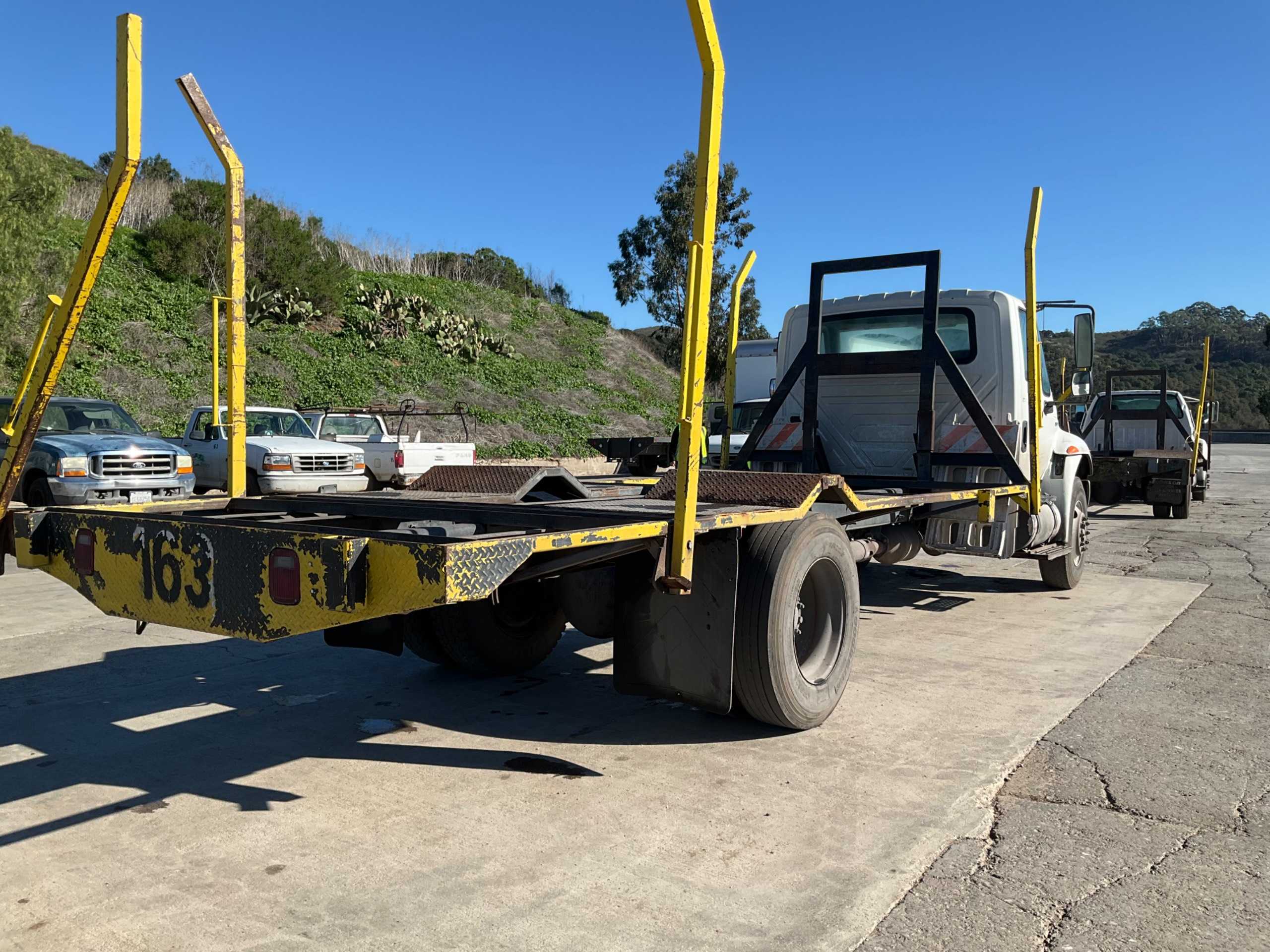 2008 INTERNATIONAL 4300M7 SBA 4X2 FLATBED TRUCK - FLATBED TRUCK