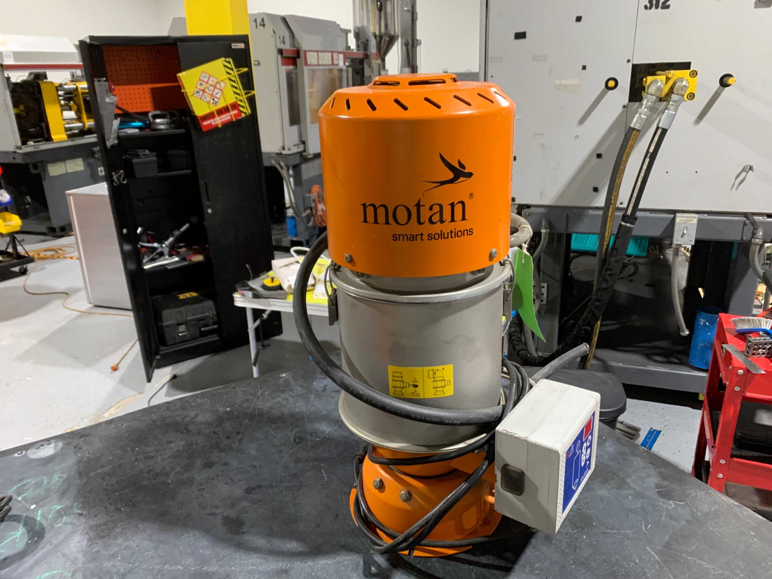 MOTAN METRO HES 50-1ANC-AAA-B-A MATERIAL LOADER - PLASTICS & RUBBER