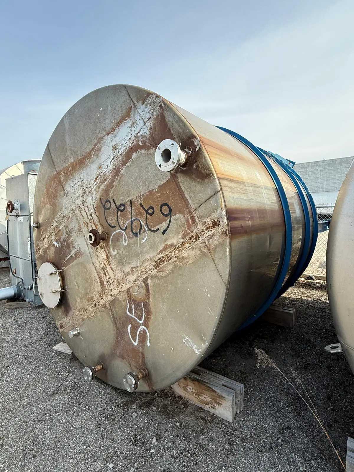 PERRY STORAGE AND PROCESS TANK, 5200 GAL, 316 SS, HORIZONTAL, 108X108X132IN, 6000 LBS - TANKS