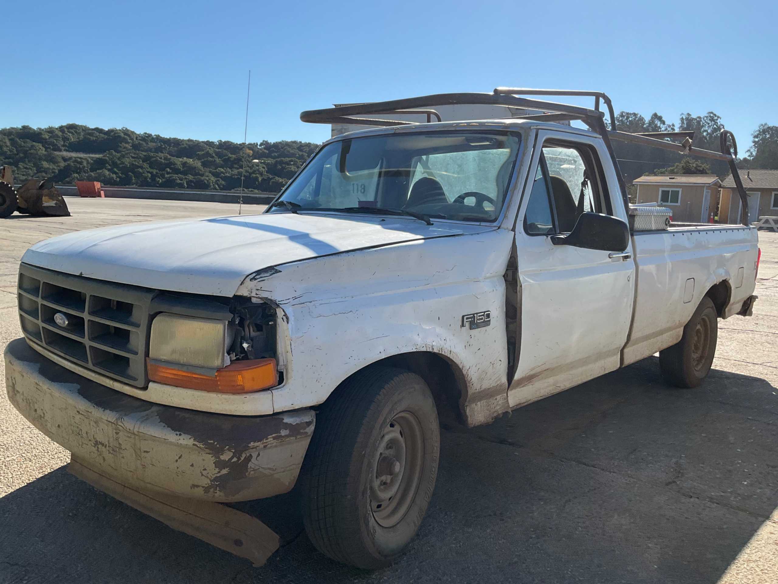 1995 FORD F-150 XL PICKUP TRUCK - PICKUP TRUCKS