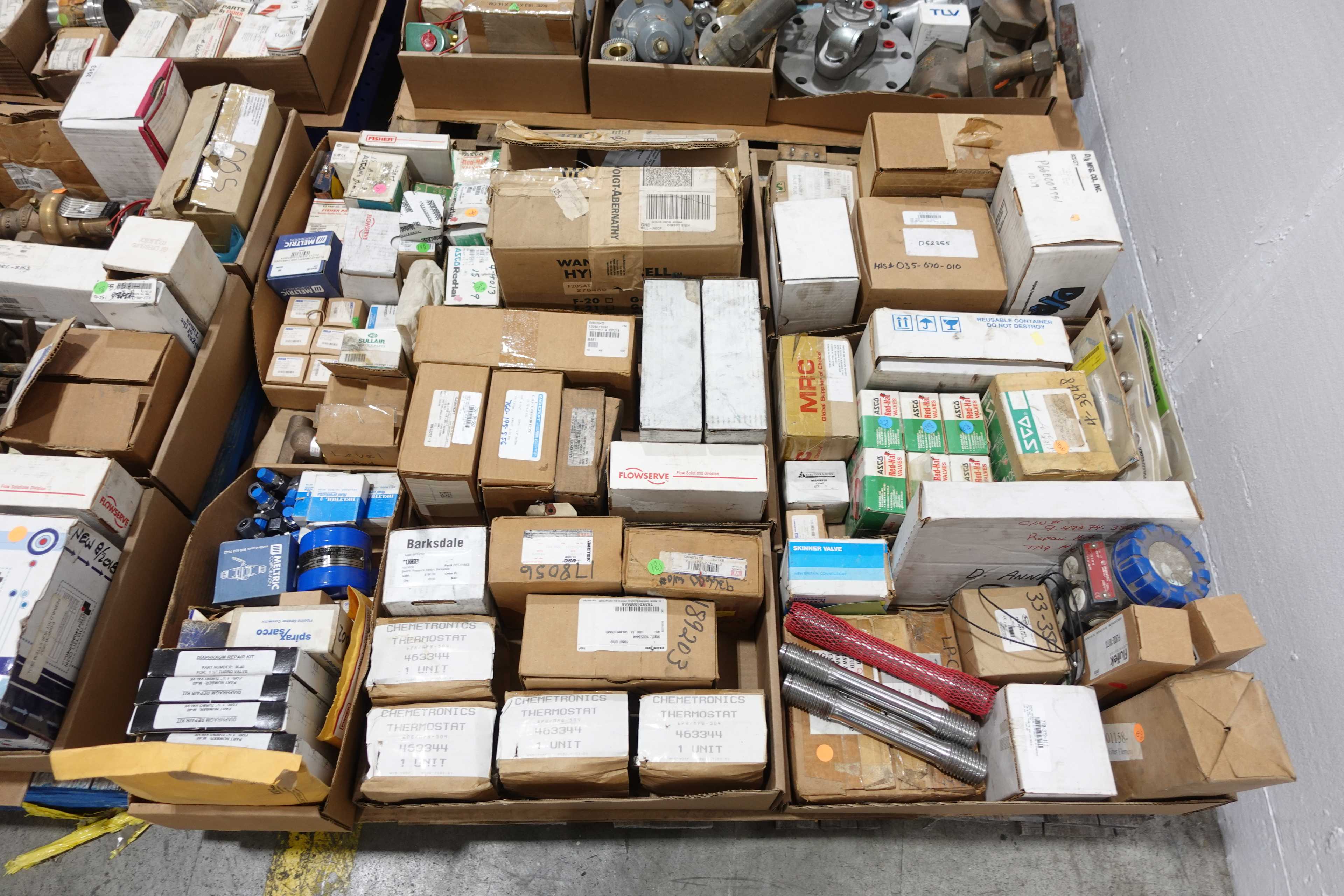 4 PALLETS OF ASSORTED VALVES AND VALVE PARTS - VALVE PARTS & ACCESSORIES
