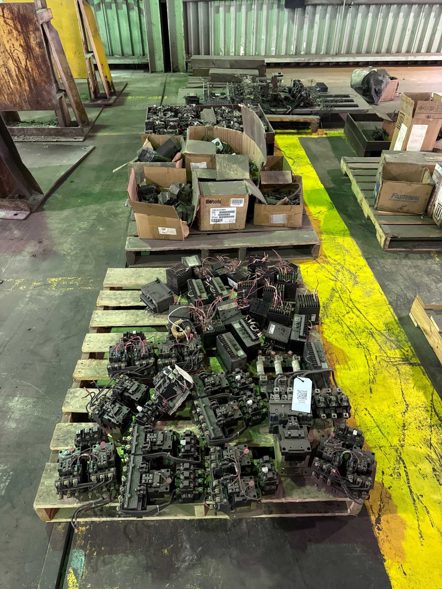 BULK QTY OF ELECTRICAL PARTS - ELECTRICAL COMPONENTS