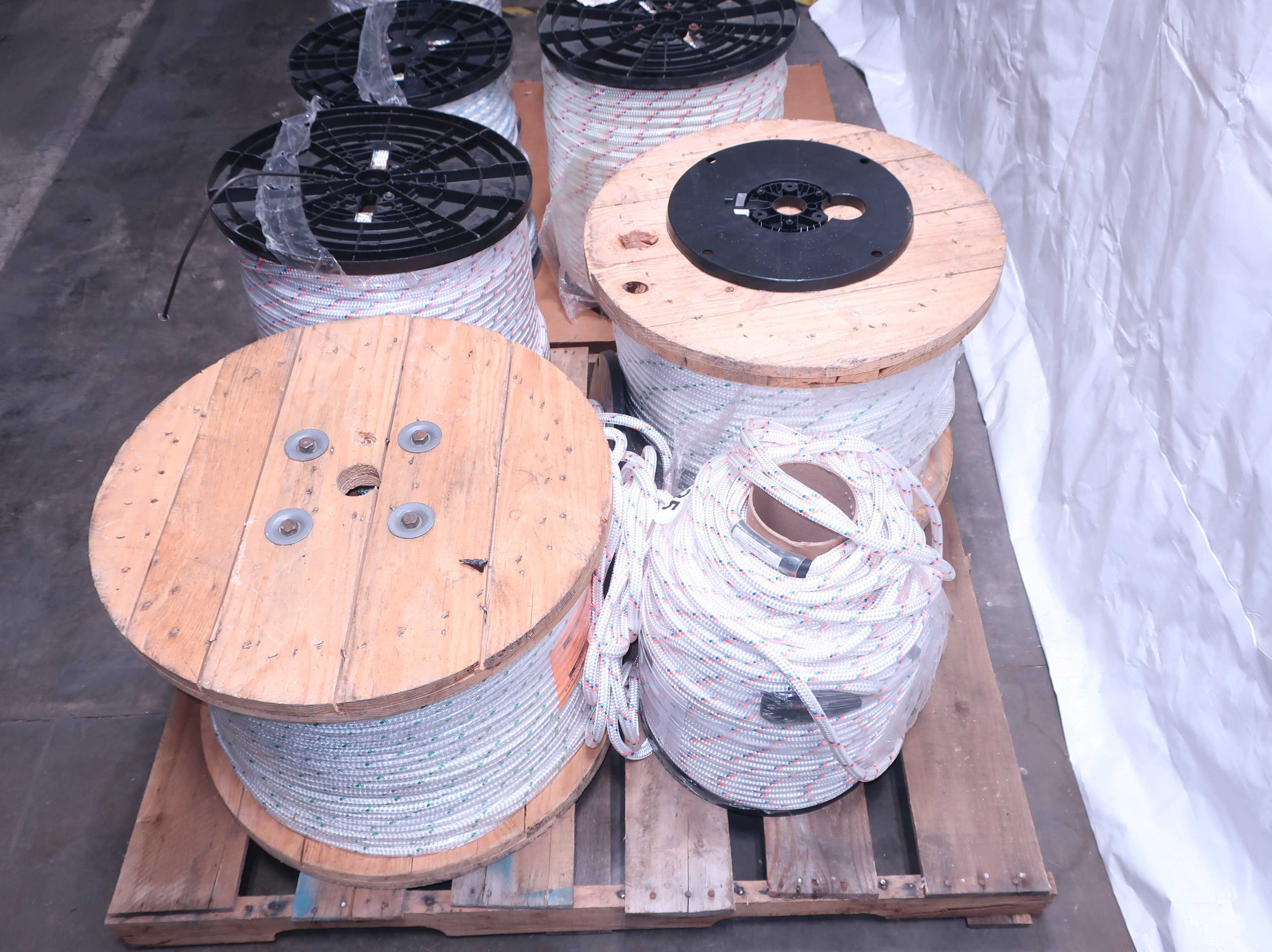 2 PALLETS OF ASSORTED NEW ROPE - LIFTING EQUIPMENT