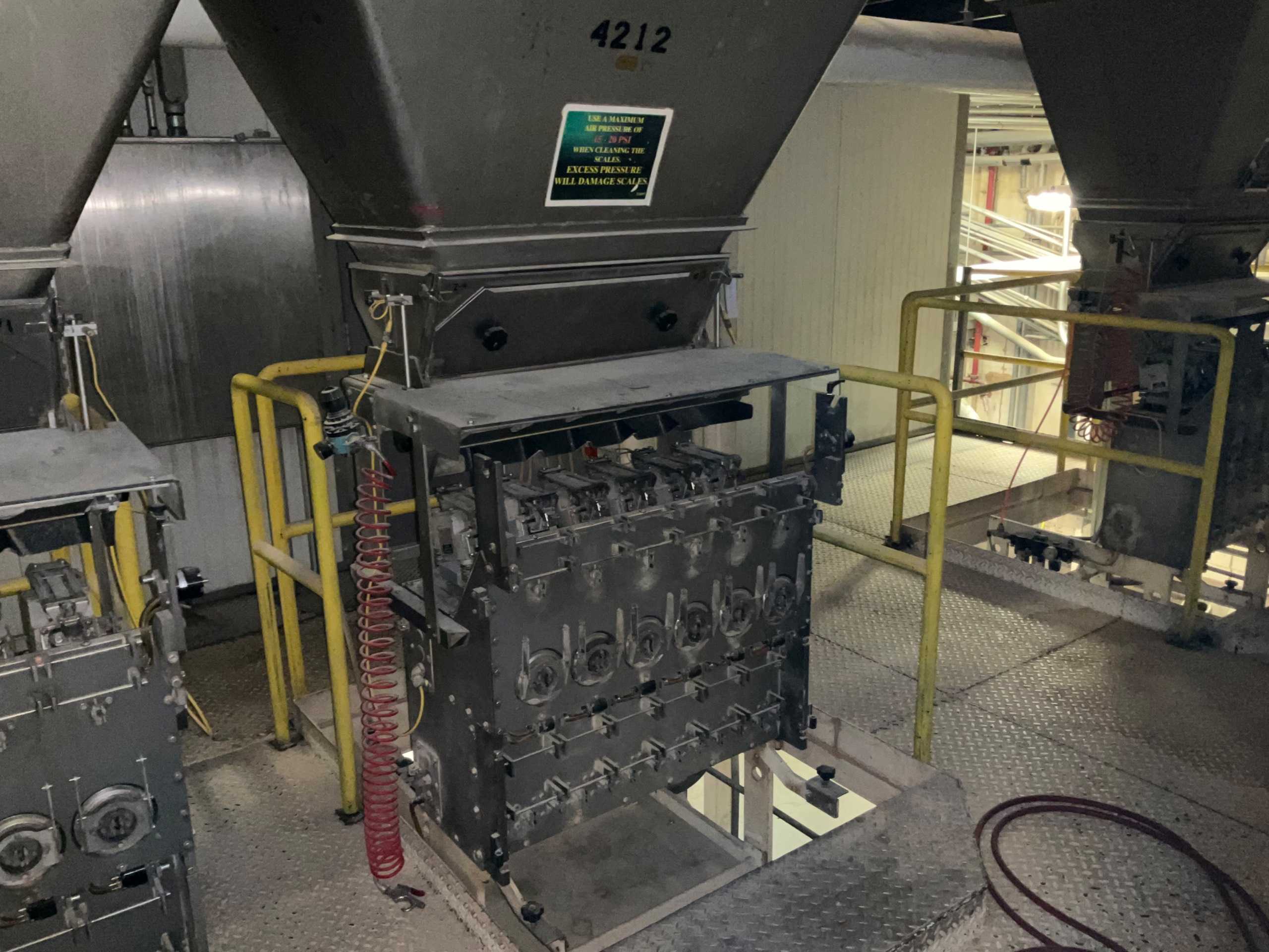 FOOD PRODUCTION LINE SCALE - SCALES